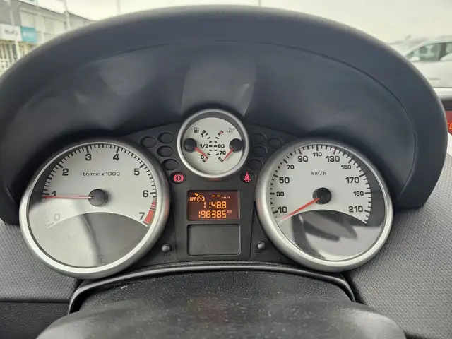 Peugeot 207 view 15