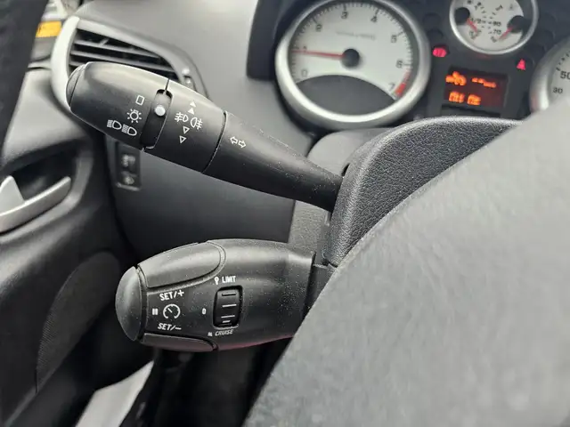 Peugeot 207 view 12