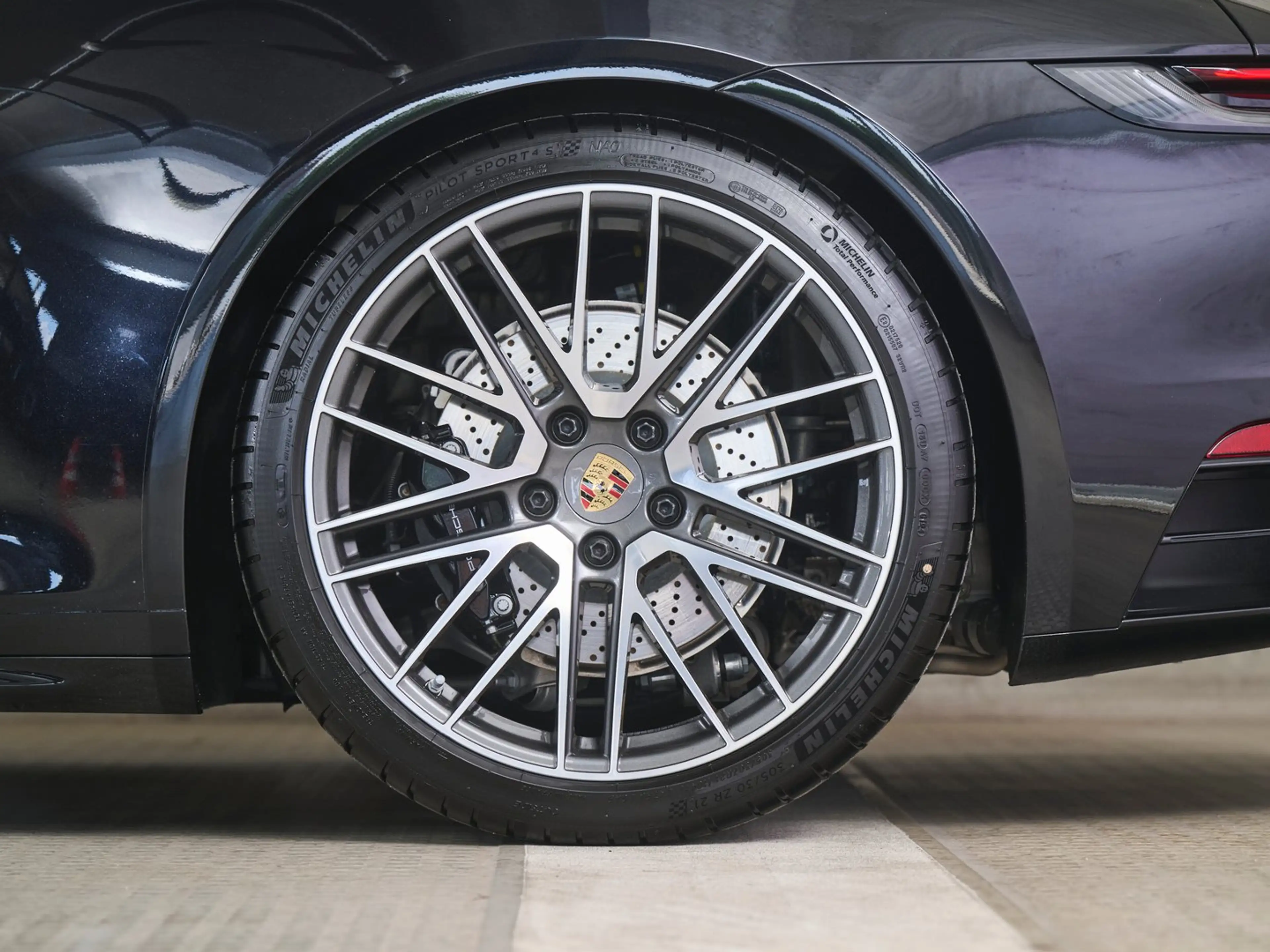 Porsche 911 Targa 4S — photo 10