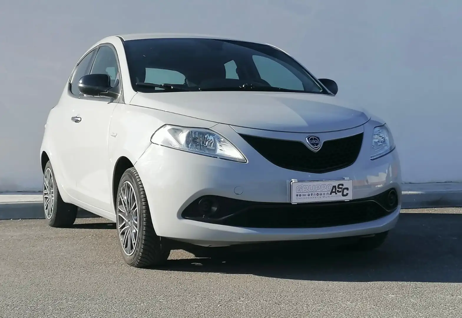 Lancia Ypsilon 1.2 Gold ecochic Gpl 69cv my19 OK NEOPATENTATI Argento - 2