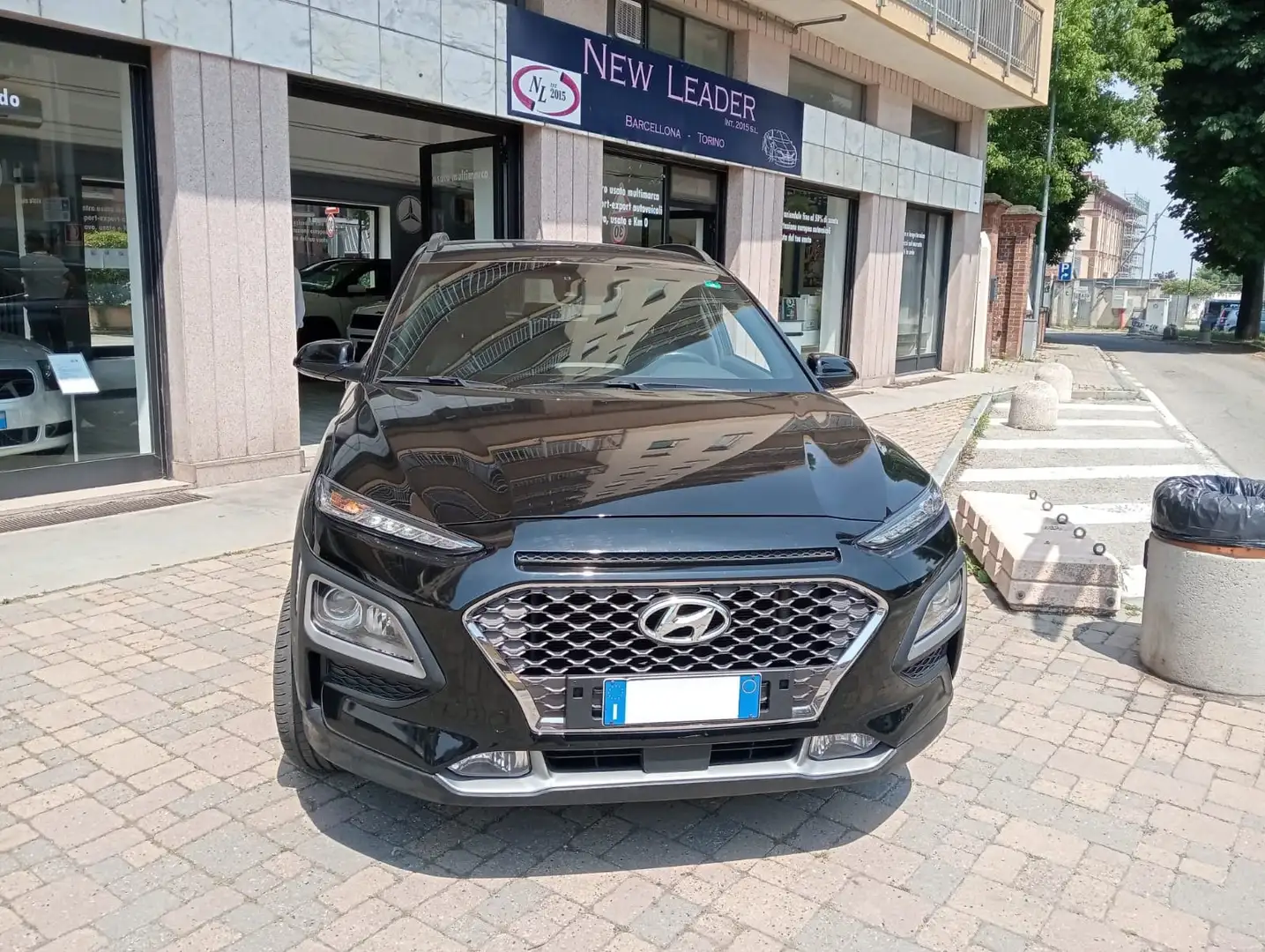 Hyundai KONA 1.6 crdi 4WD 136CV Nero - 2