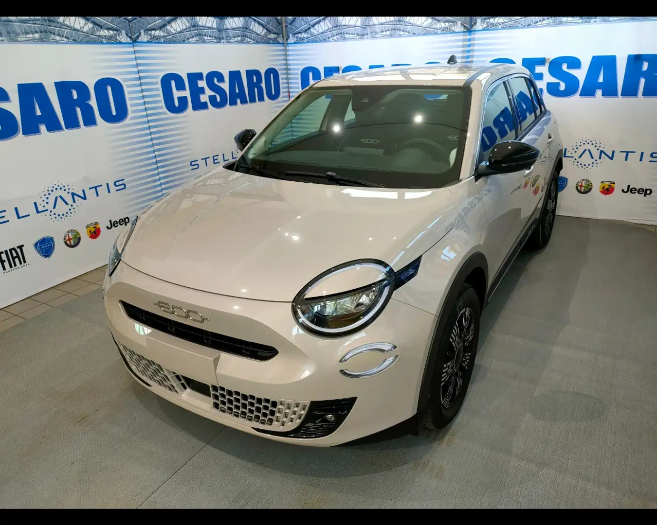 Fiat 600 1.2 Hybrid Bronzo - 2