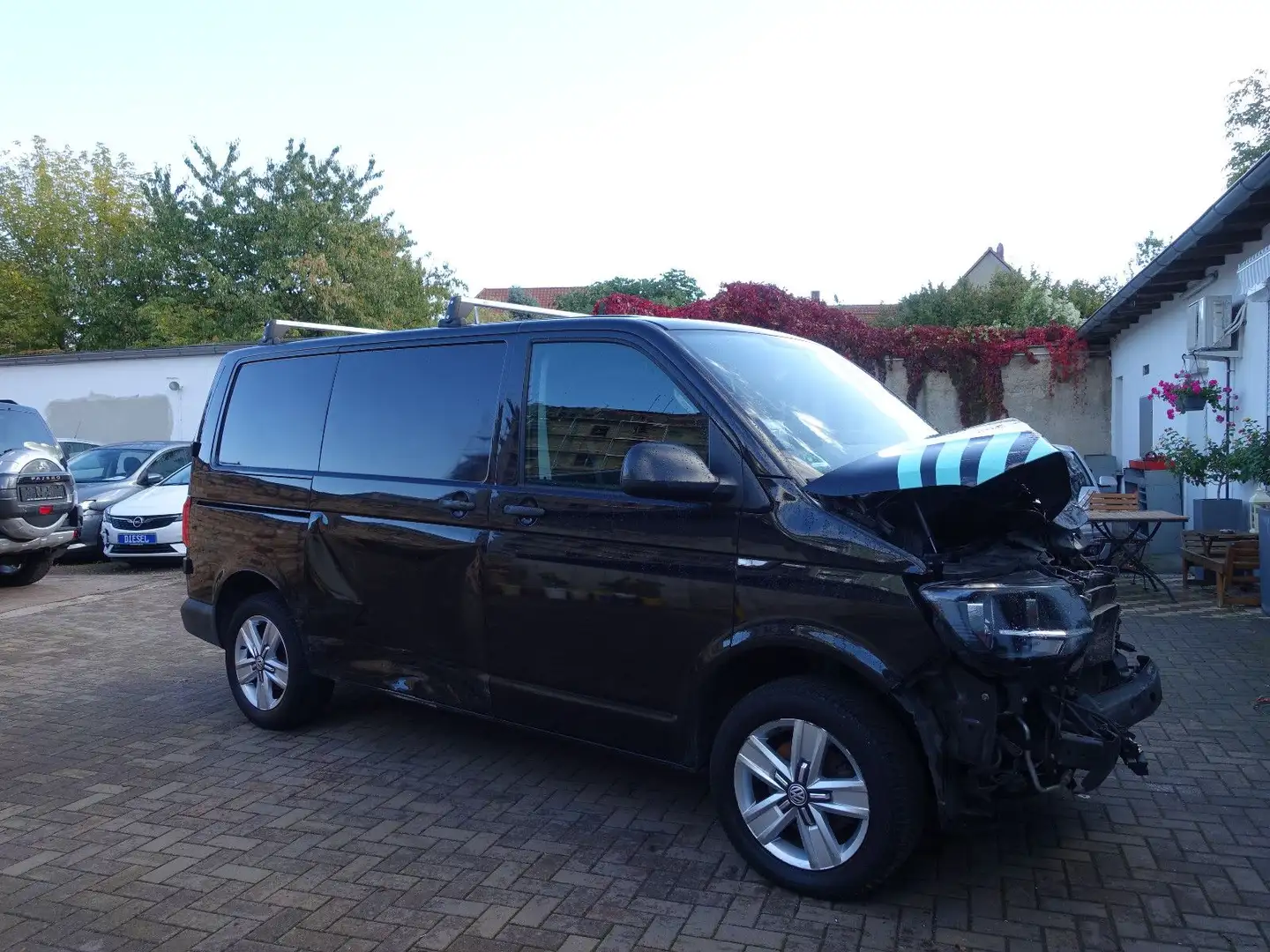 Volkswagen T6 Transporter 2,0 TDI, EU6, Klima, Navi, AHK !! Schwarz - 1