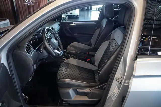 Volkswagen Tiguan view 6