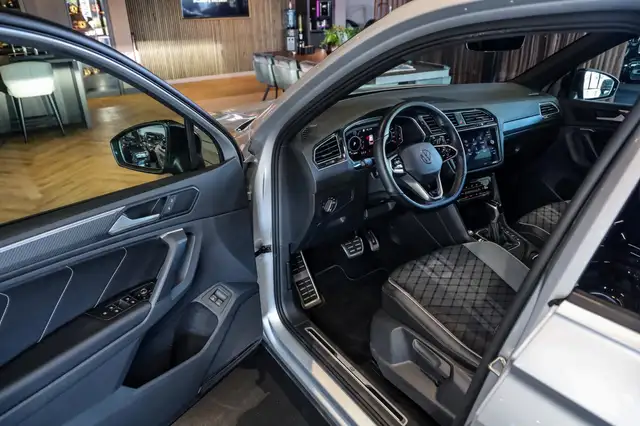 Volkswagen Tiguan view 5