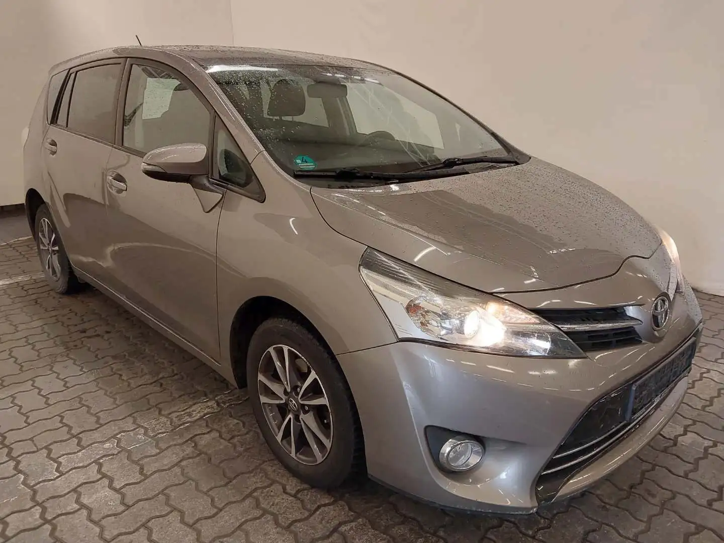 Toyota Verso Comfort *NAVI*KAMERA*SHZ*ALLWETTERREIFEN* Gris - 2