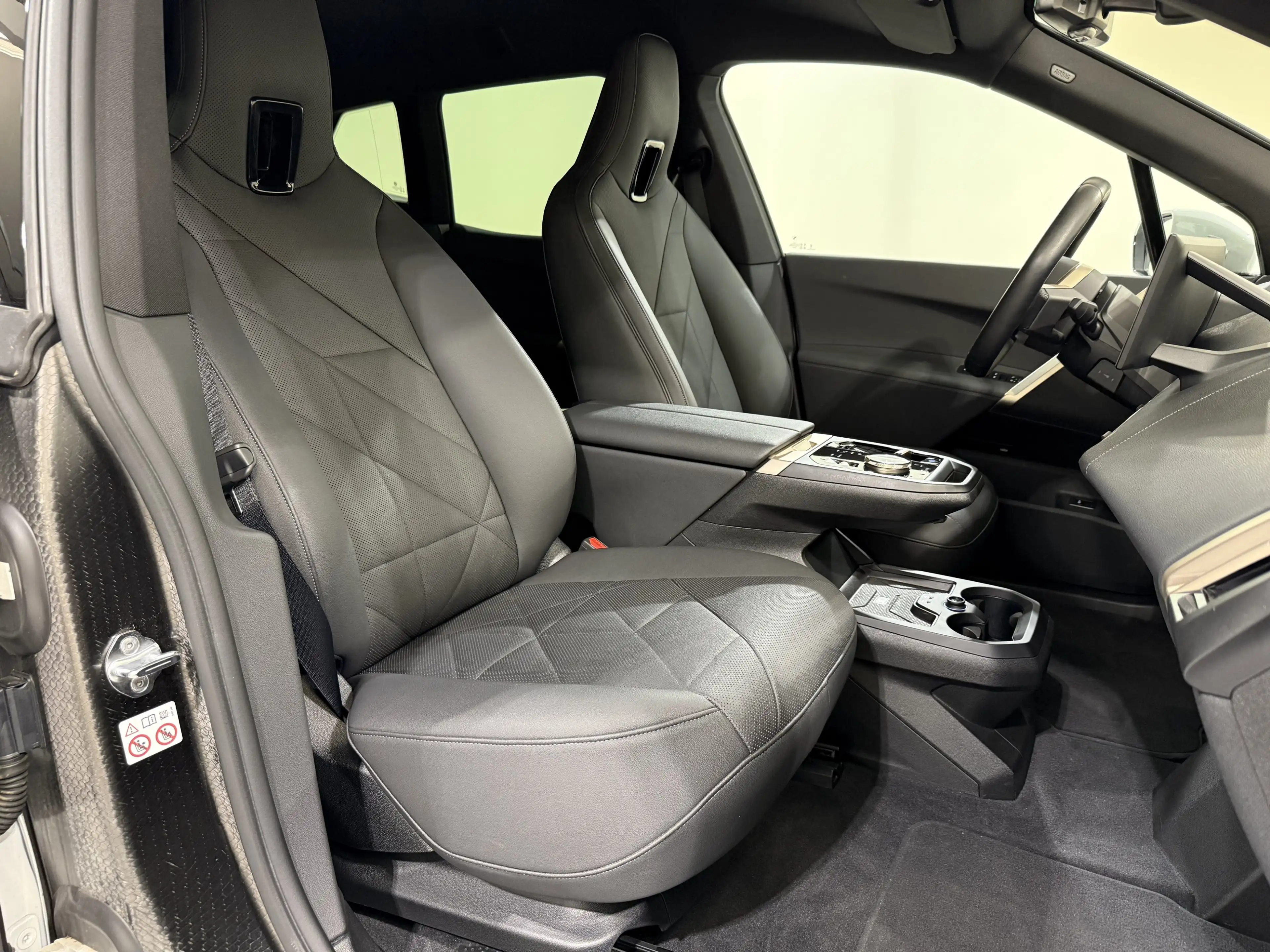 BMW iX xDrive40 Sportpaket AHK ACC 360 HUD HK Laser — photo 15