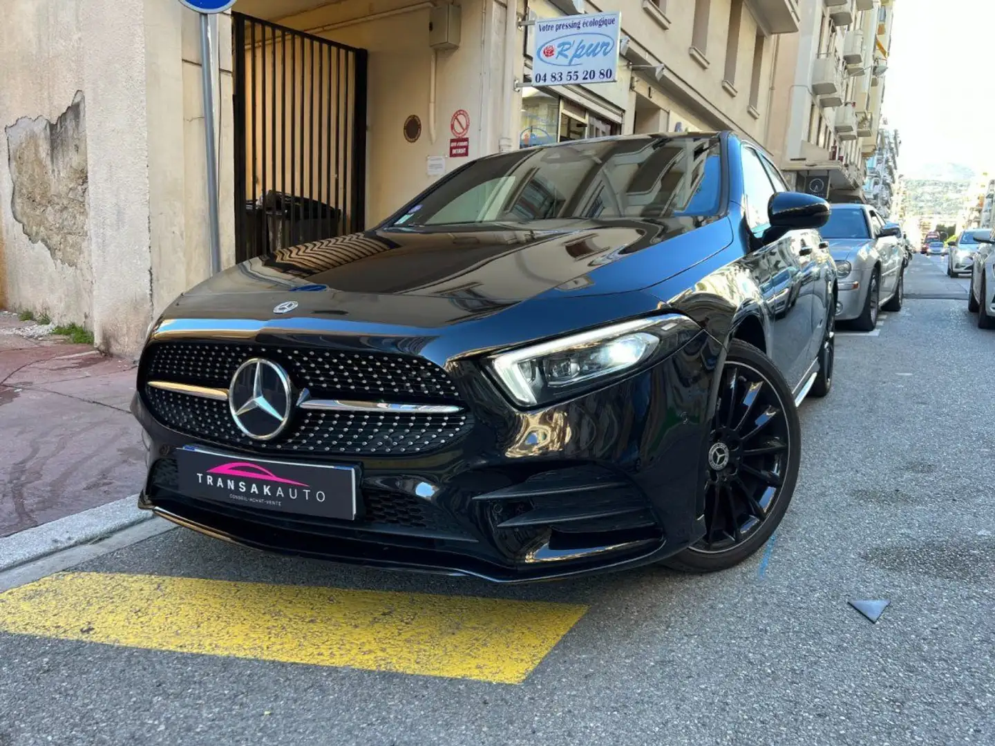 Mercedes-Benz A 250 250 e 1.3l 218 CV AMG Line toit panoramique Noir - 1