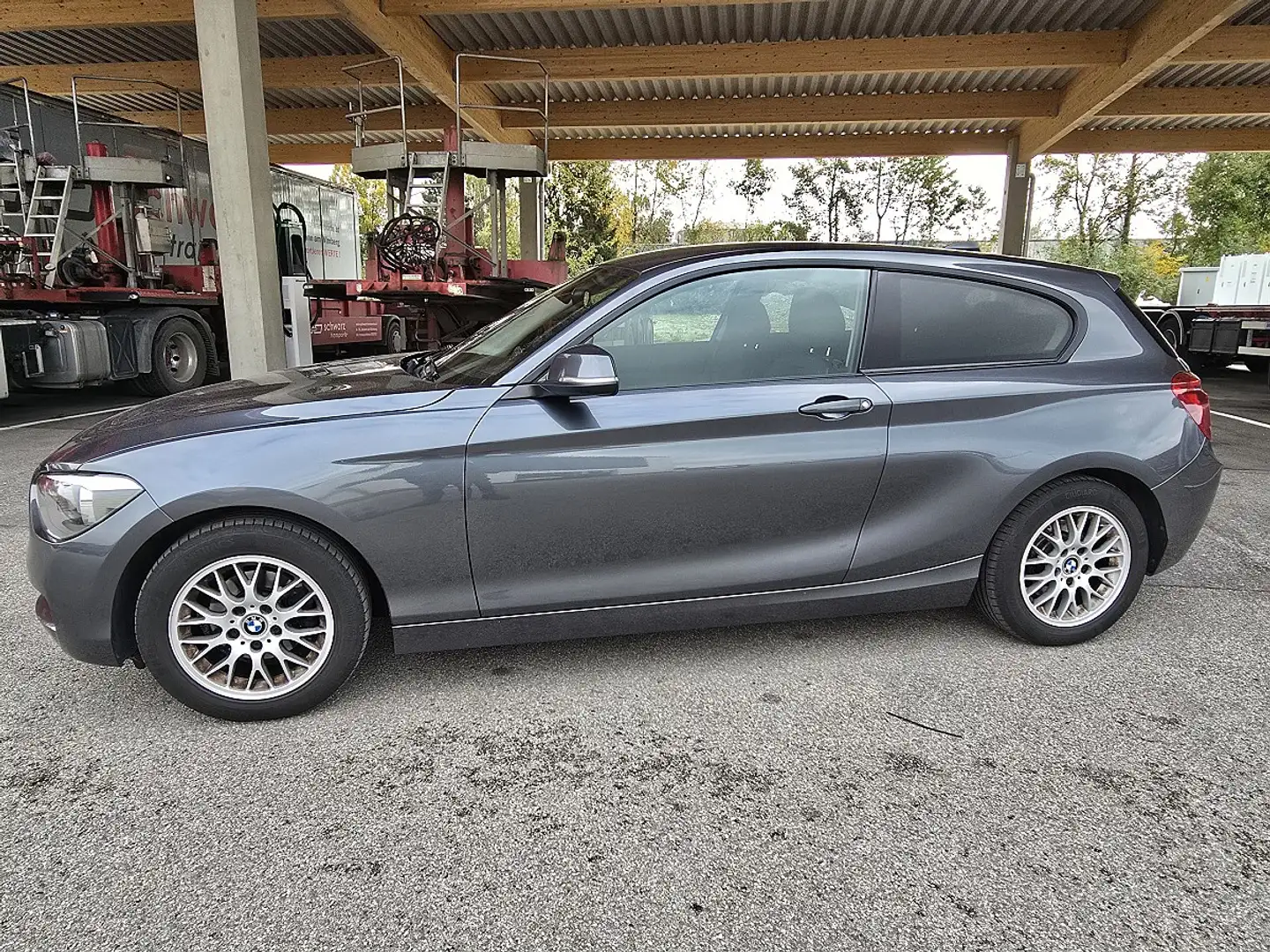BMW 114 d Österreich-Paket Grau - 2