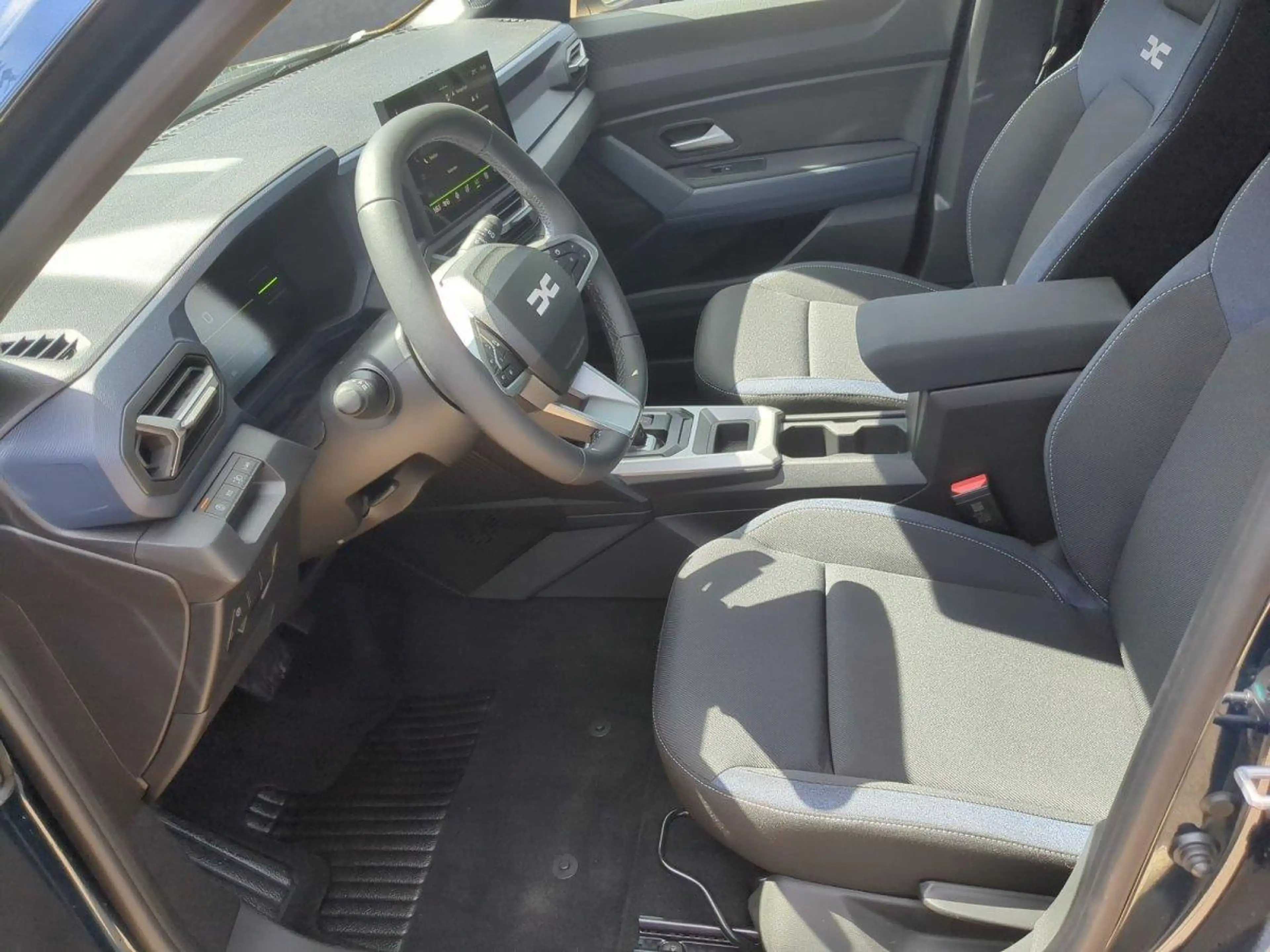 Dacia Bigster Expression SHZ+LKHZ+RFK+PDC Hybrid 155 116 kW (... — photo 4