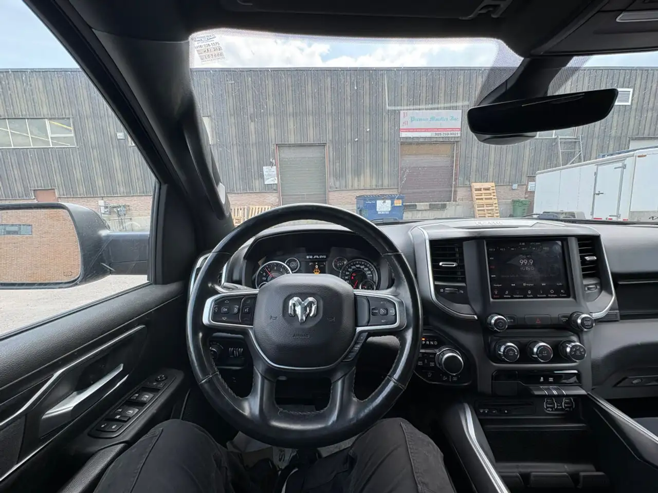 RAM 1500 снимка RAM 1500