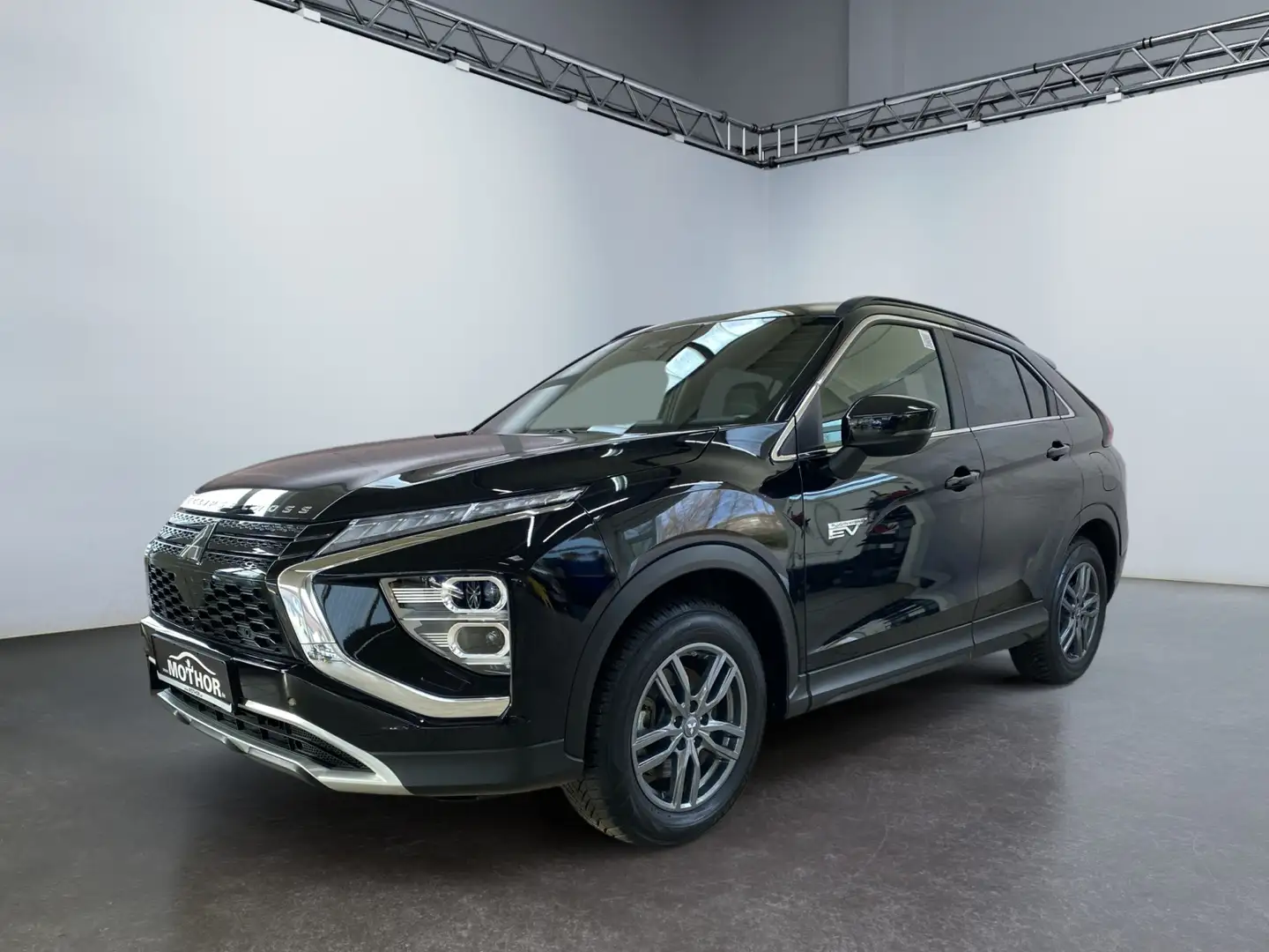 Mitsubishi Eclipse Cross Plus  2.4 Hybrid 4WD Navi STH Černá - 2
