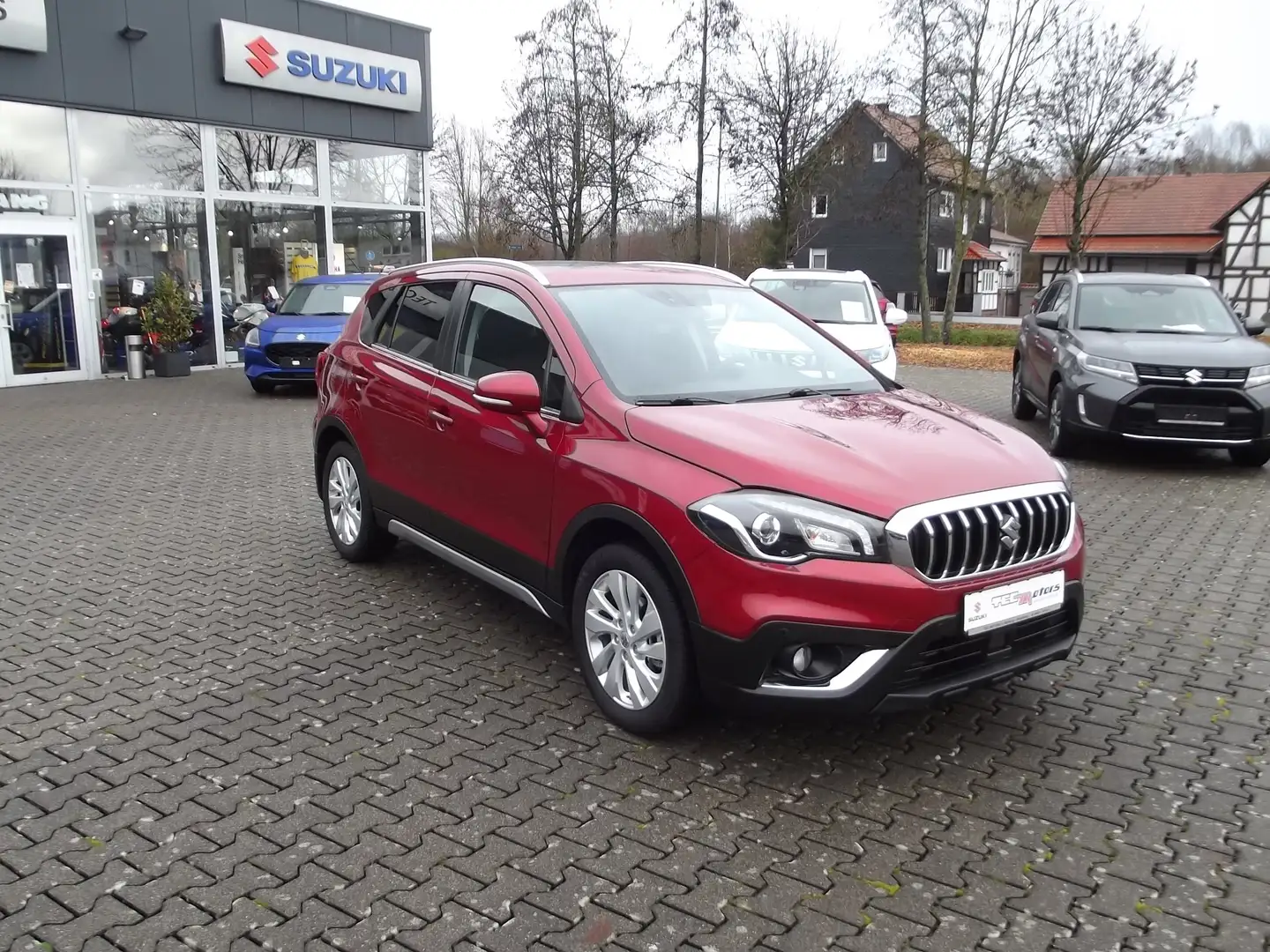 Suzuki SX4 S-Cross SX4 S-Cross 1.4   Allgrip Aut. Comfort+ Hybrid Czerwony - 1