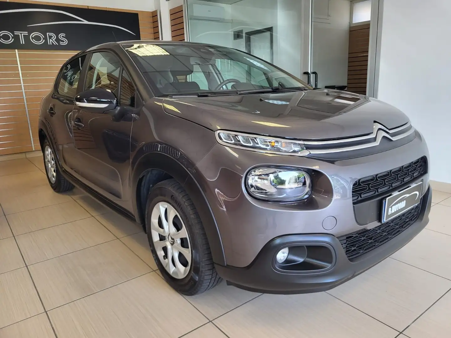 Citroen C3 1.2 puretech Shine PREZZO REALE Grijs - 2