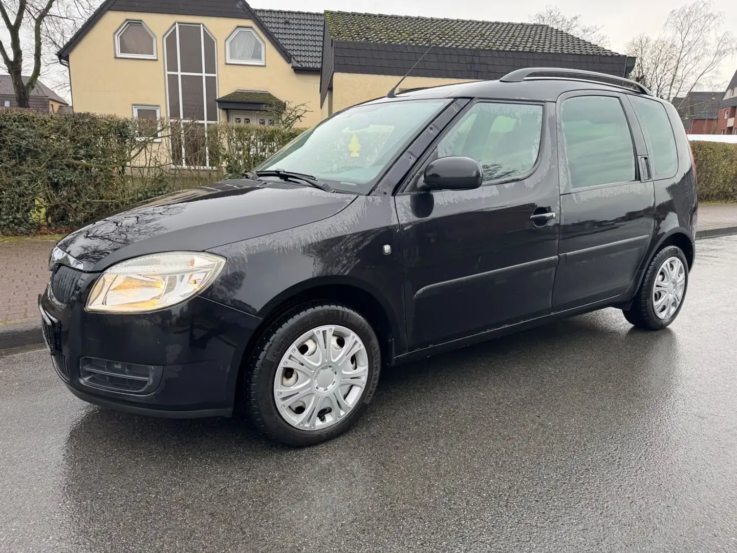 Skoda Roomster Style Plus Edition Klimatronic SHZ 98TK Schwarz - 1