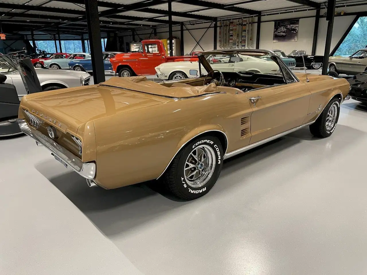 Ford Mustang Convertible s-code 390 325hp, foto 1