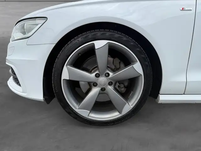 Audi A6 view 15