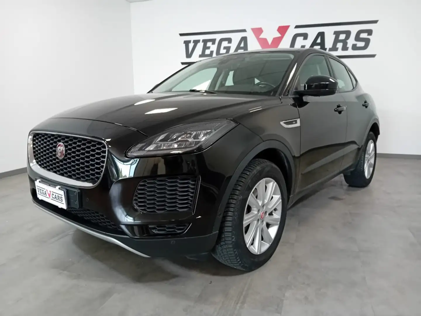 Jaguar E-Pace 2.0D 150 CV AWD Noir - 1