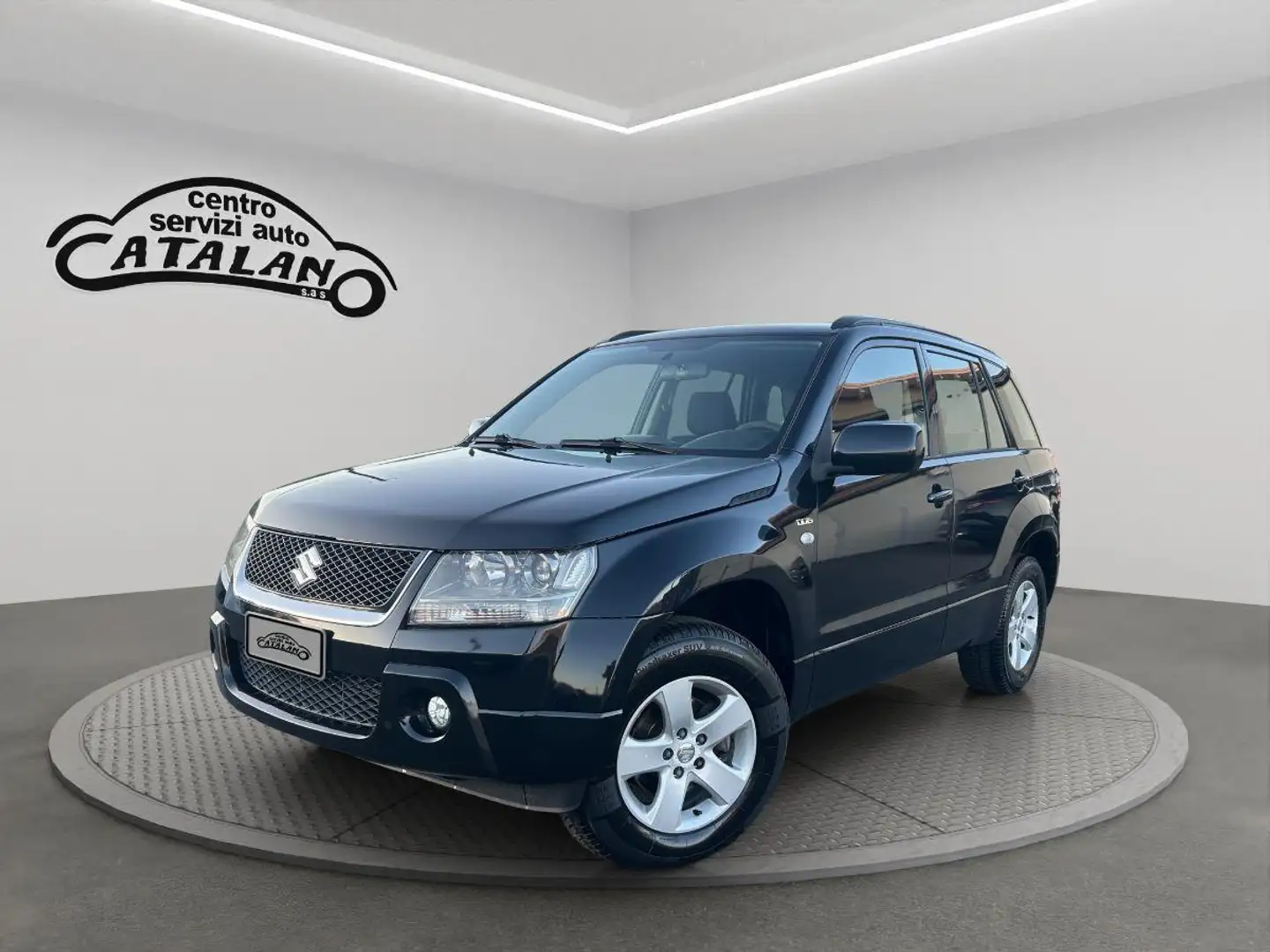 Suzuki Grand Vitara 1.9 DDiS 5 porte Executive Zwart - 1