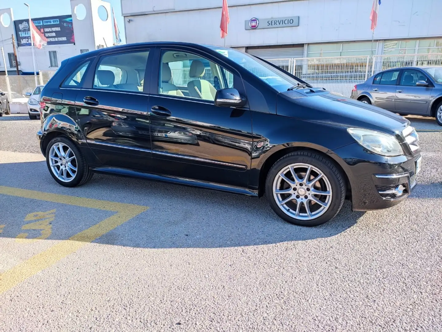 Mercedes-Benz B 180 180CDI Autotronic (9.75) Zwart - 1