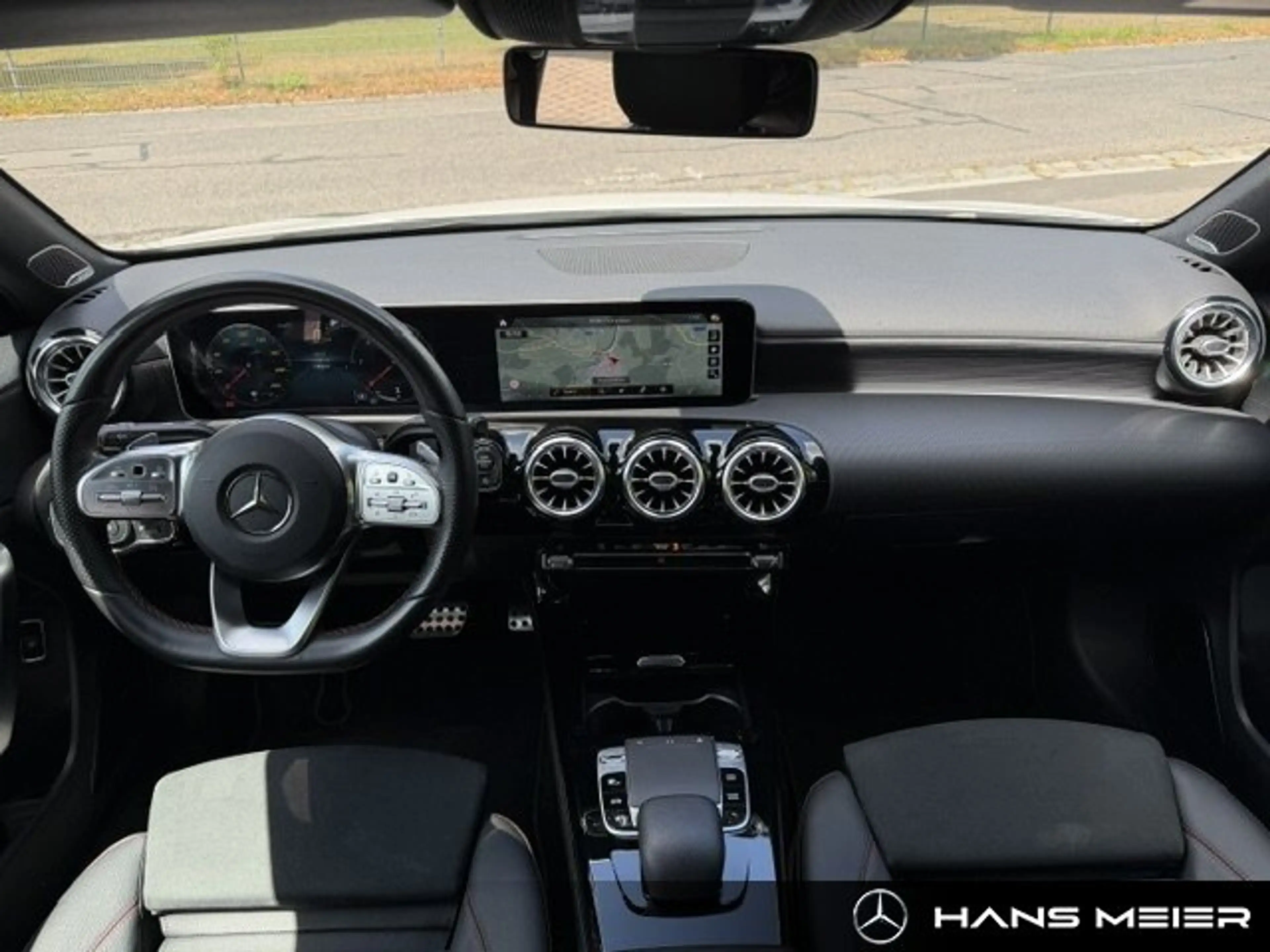 Mercedes-Benz A 220 A 220 d AMG MBUX Burmester Ambiente LED Kamera — photo 9