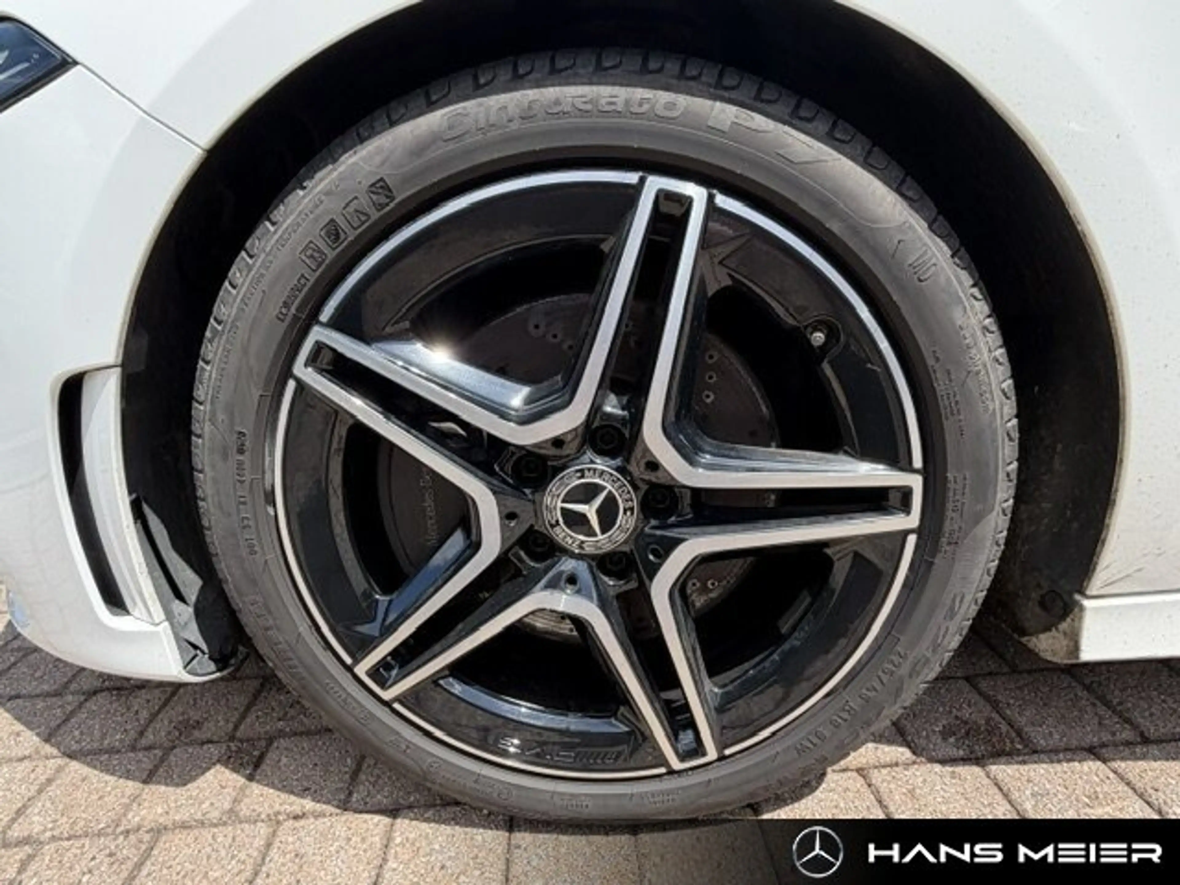 Mercedes-Benz A 220 A 220 d AMG MBUX Burmester Ambiente LED Kamera — photo 6