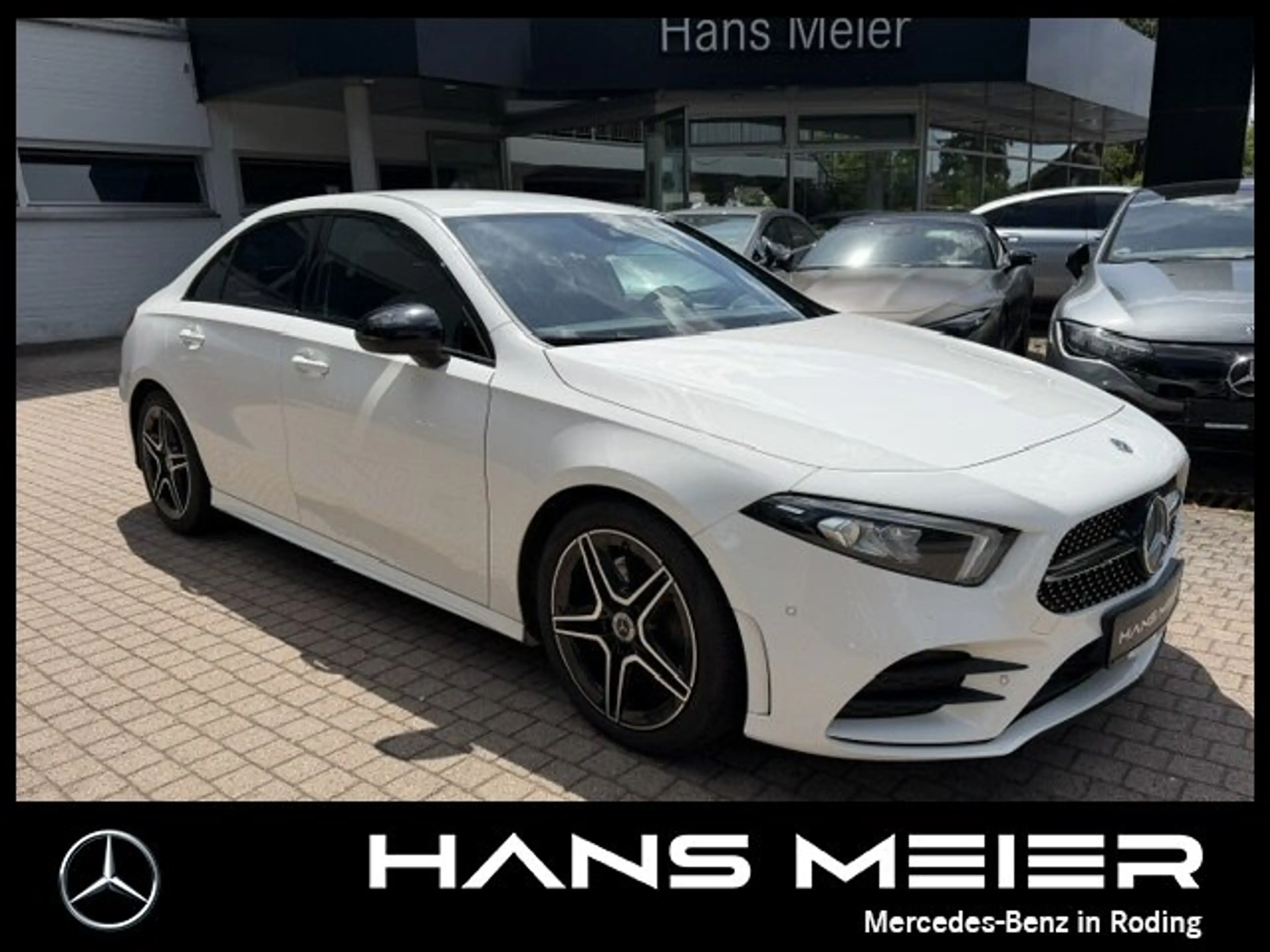 Mercedes-Benz A 220 A 220 d AMG MBUX Burmester Ambiente LED Kamera