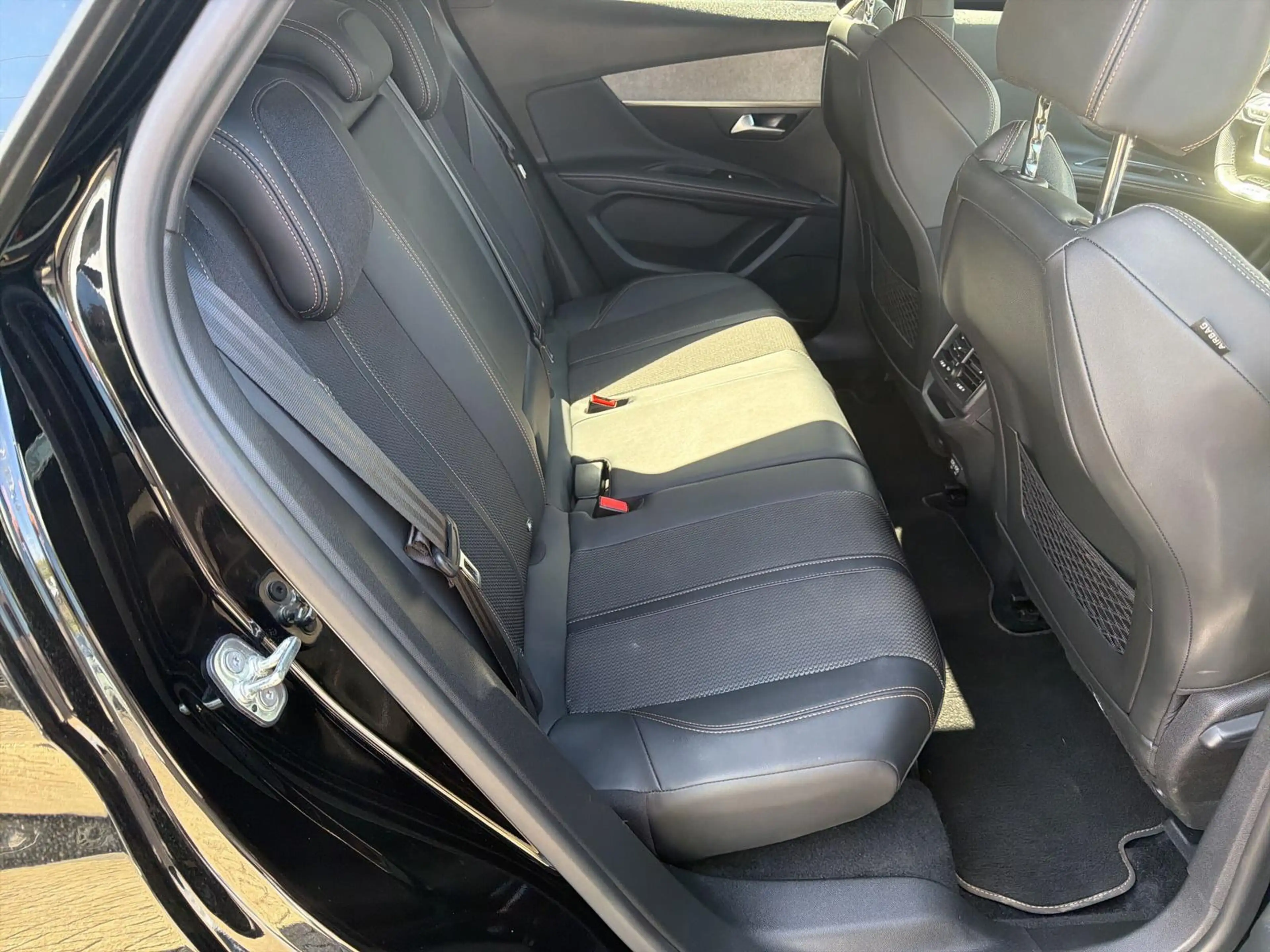 Peugeot 3008 GT Metallic 130 EAT *Black Paket* — photo 15
