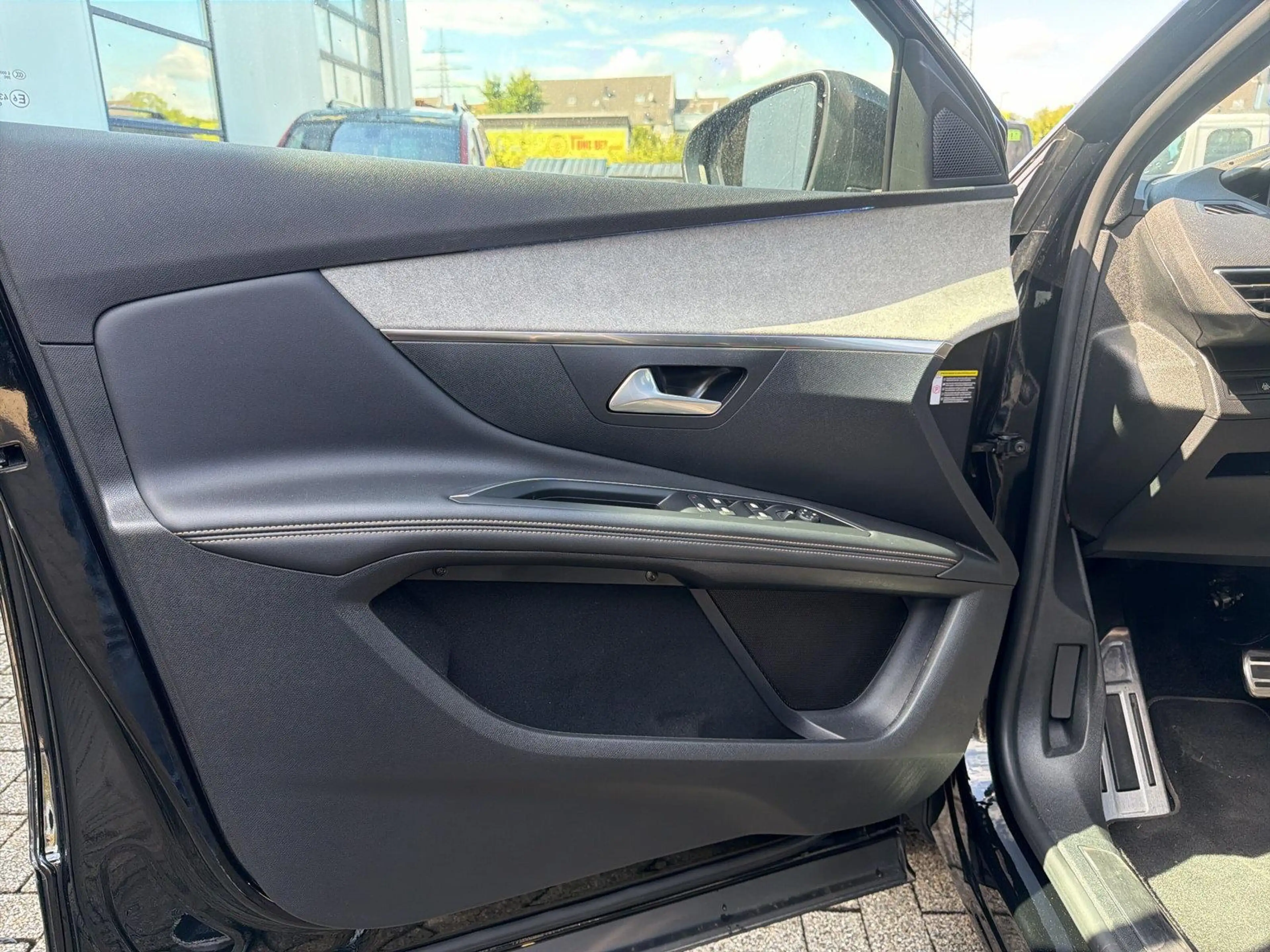 Peugeot 3008 GT Metallic 130 EAT *Black Paket* — photo 10
