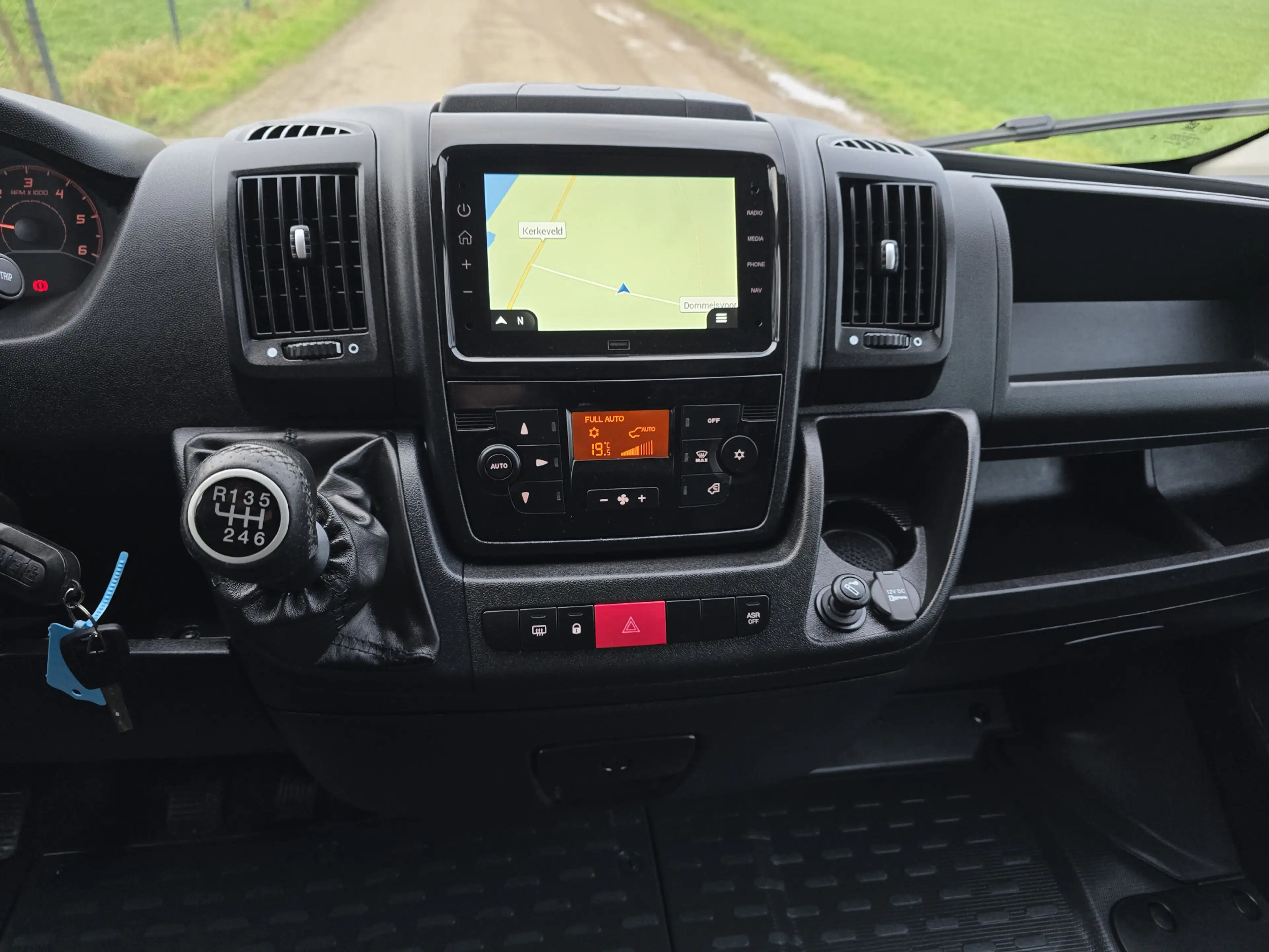 Peugeot Boxer 2.2 BlueHDi L2 H2 3.5T 140 Pk - Euro 6 - Navi - Ai — photo 14