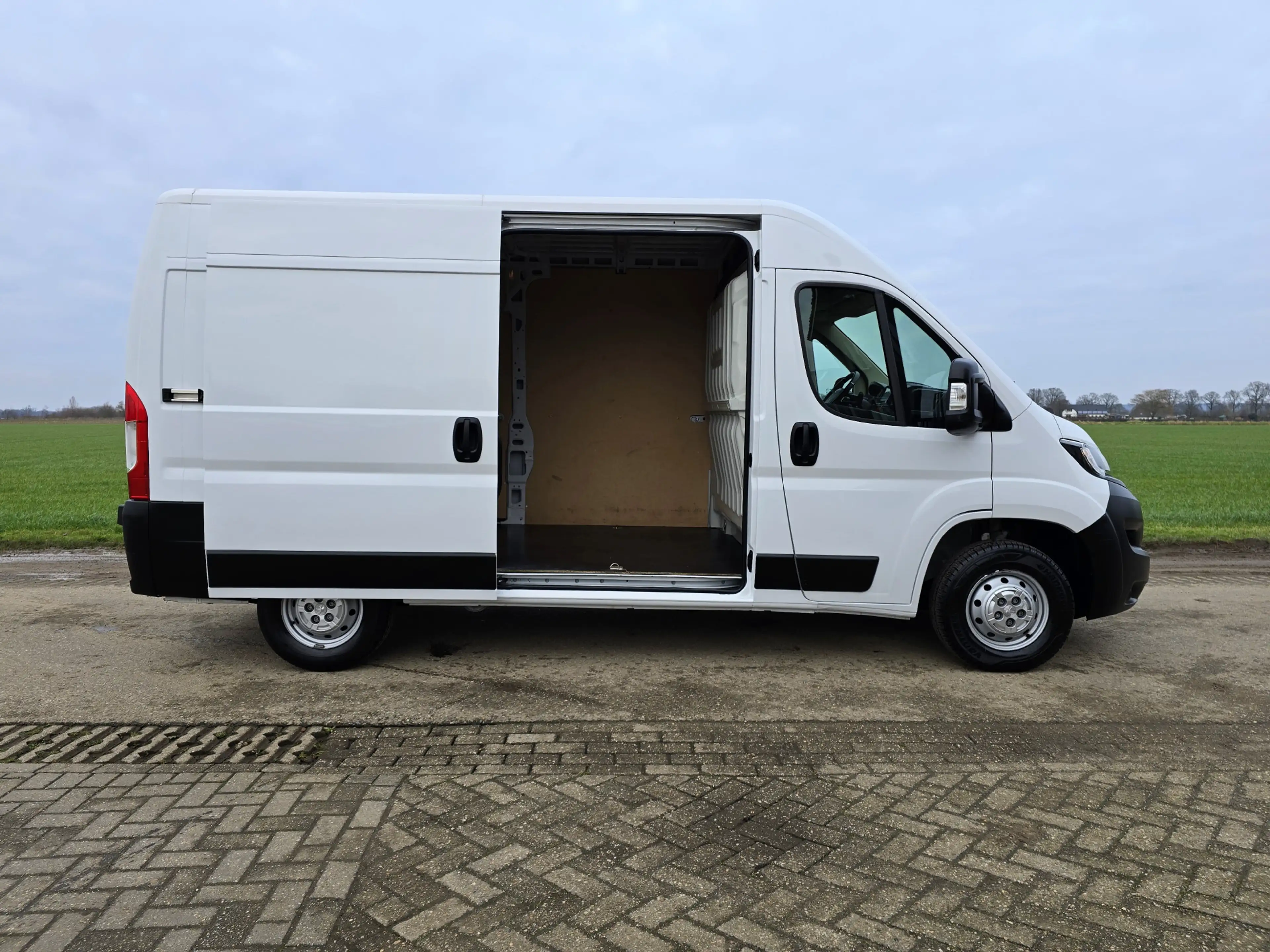 Peugeot Boxer 2.2 BlueHDi L2 H2 3.5T 140 Pk - Euro 6 - Navi - Ai — photo 23