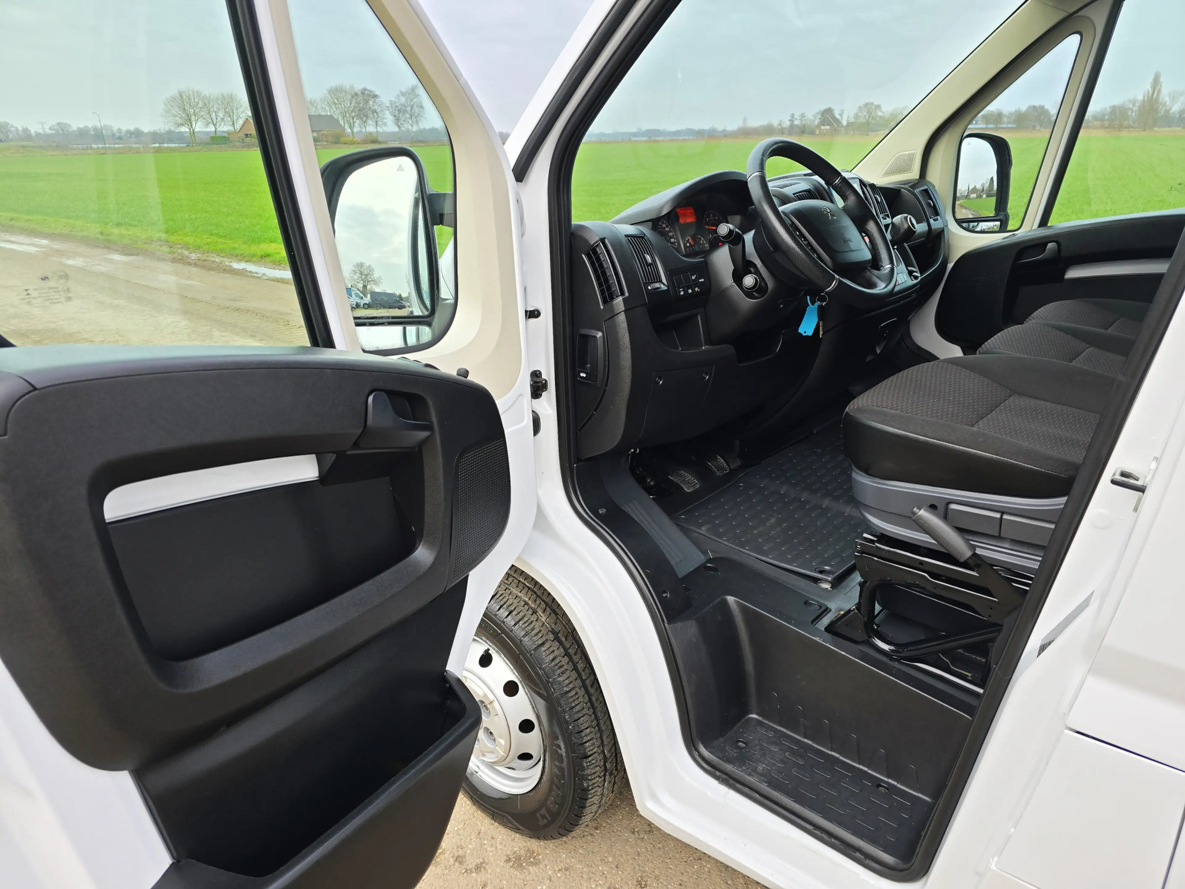 Peugeot Boxer 2.2 BlueHDi L2 H2 3.5T 140 Pk - Euro 6 - Navi - Ai — photo 16