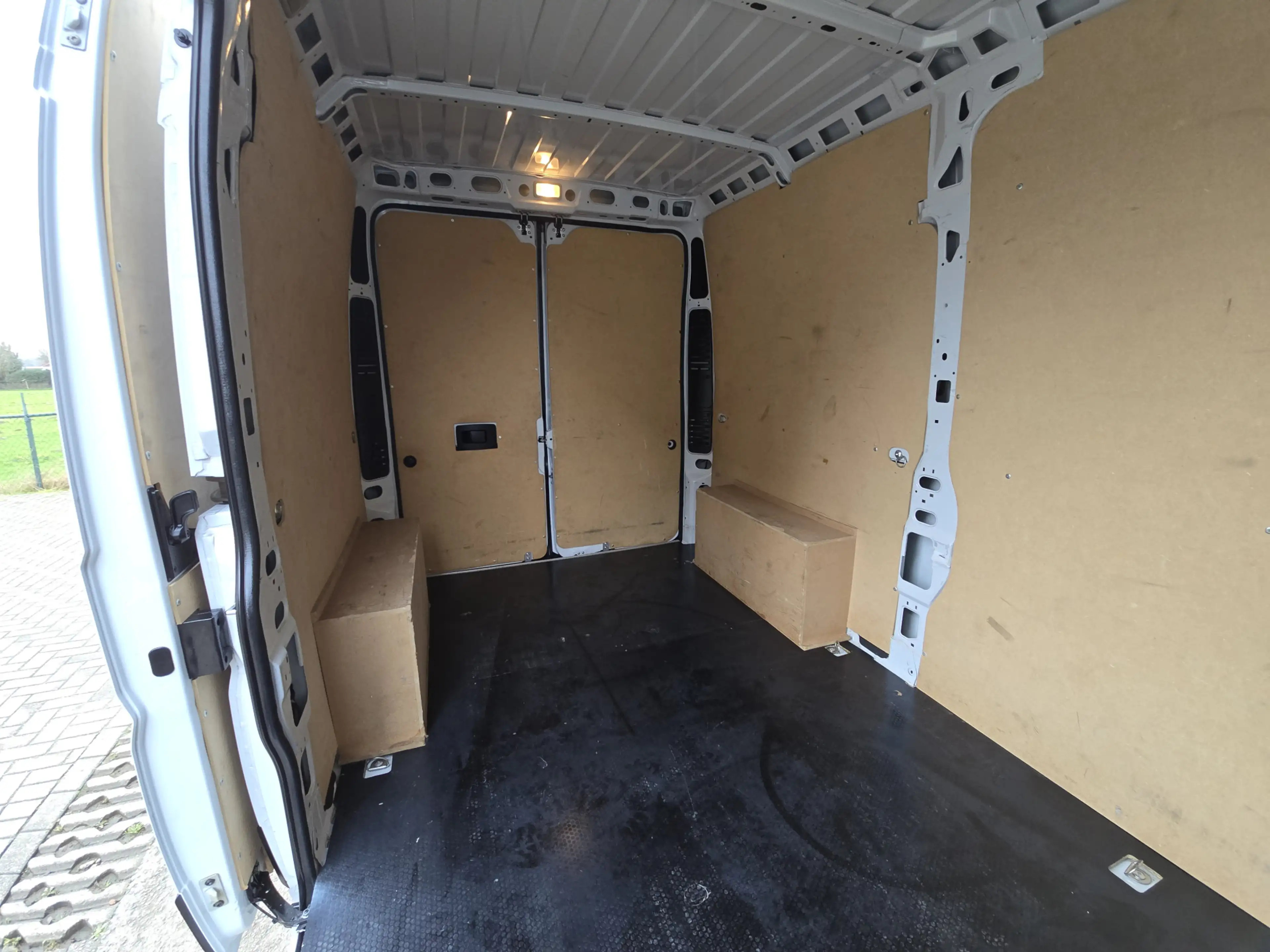 Peugeot Boxer 2.2 BlueHDi L2 H2 3.5T 140 Pk - Euro 6 - Navi - Ai — photo 24