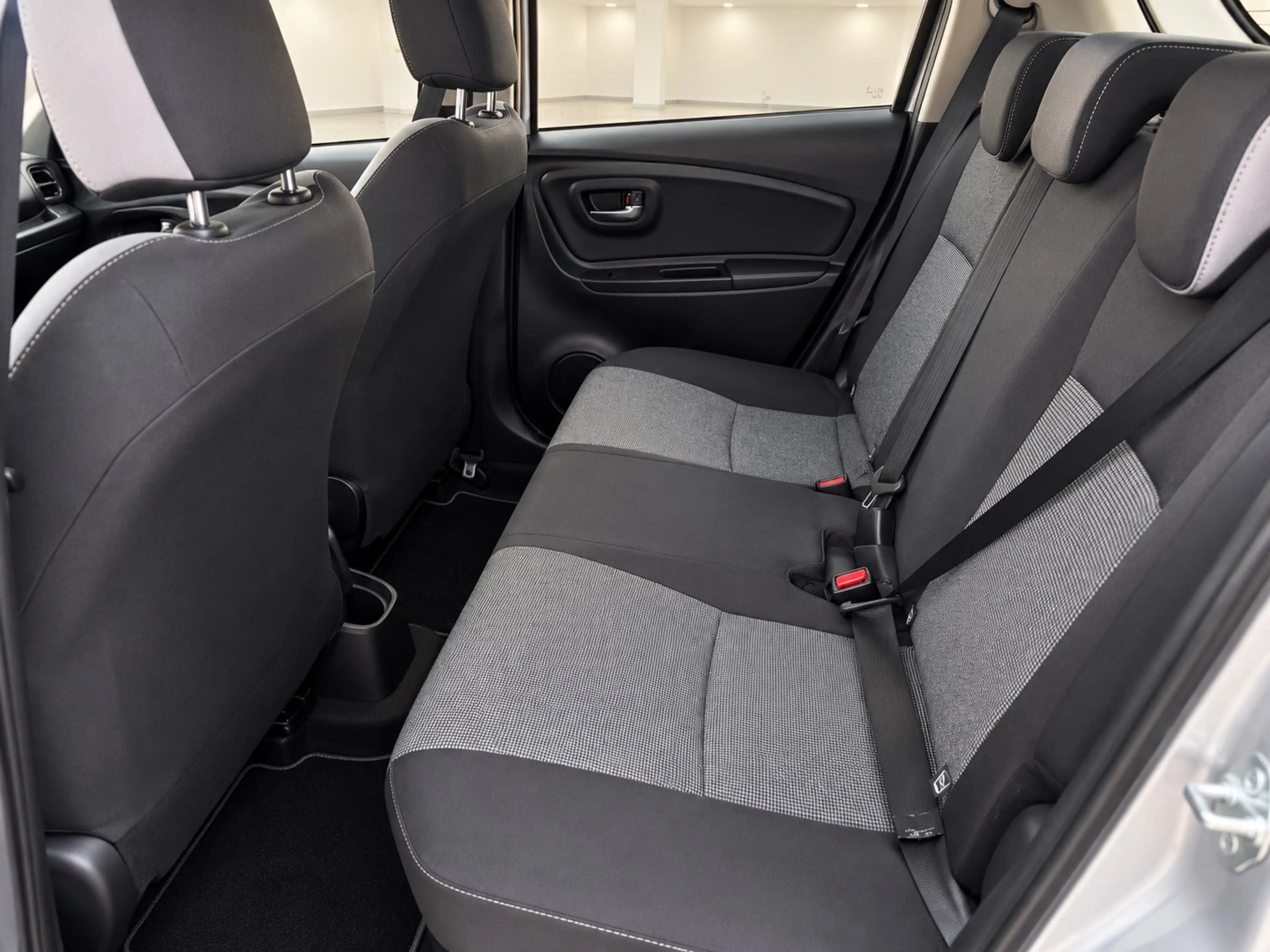 Toyota Yaris Yaris Hybrid 1.5i VVT-i *Y20 Edition*Navi*Camera*Cruise*Lane-assist* — photo 9