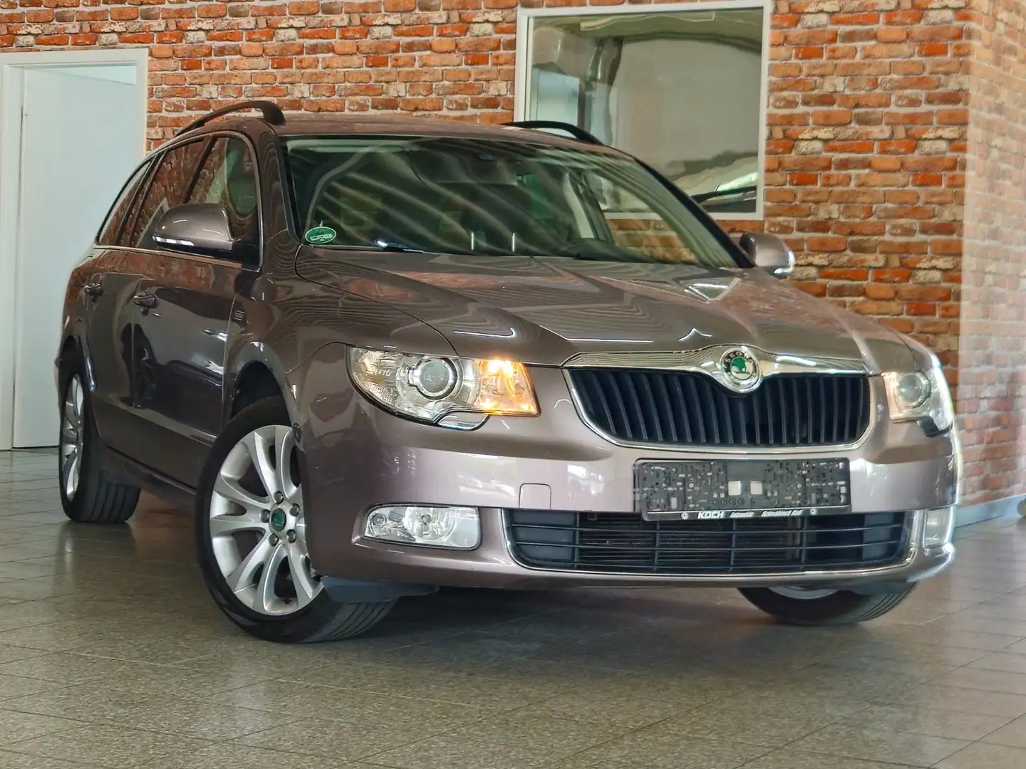 Skoda Superb Combi Family-1.8TSI-Xenon-PDC-AHK-1.Hand Violett - 1