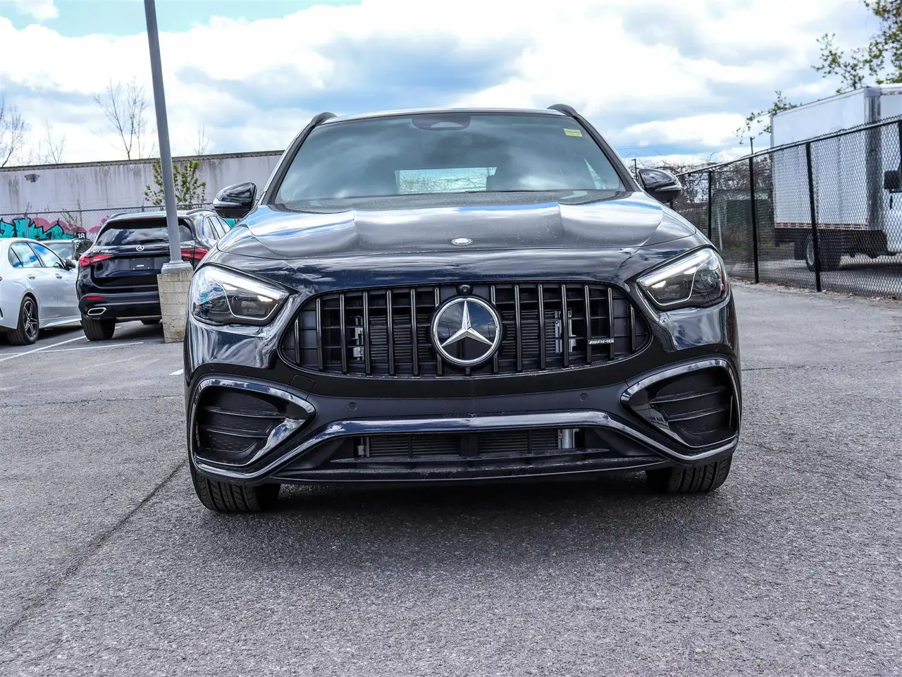 Mercedes-Benz GLA снимка Mercedes-Benz GLA