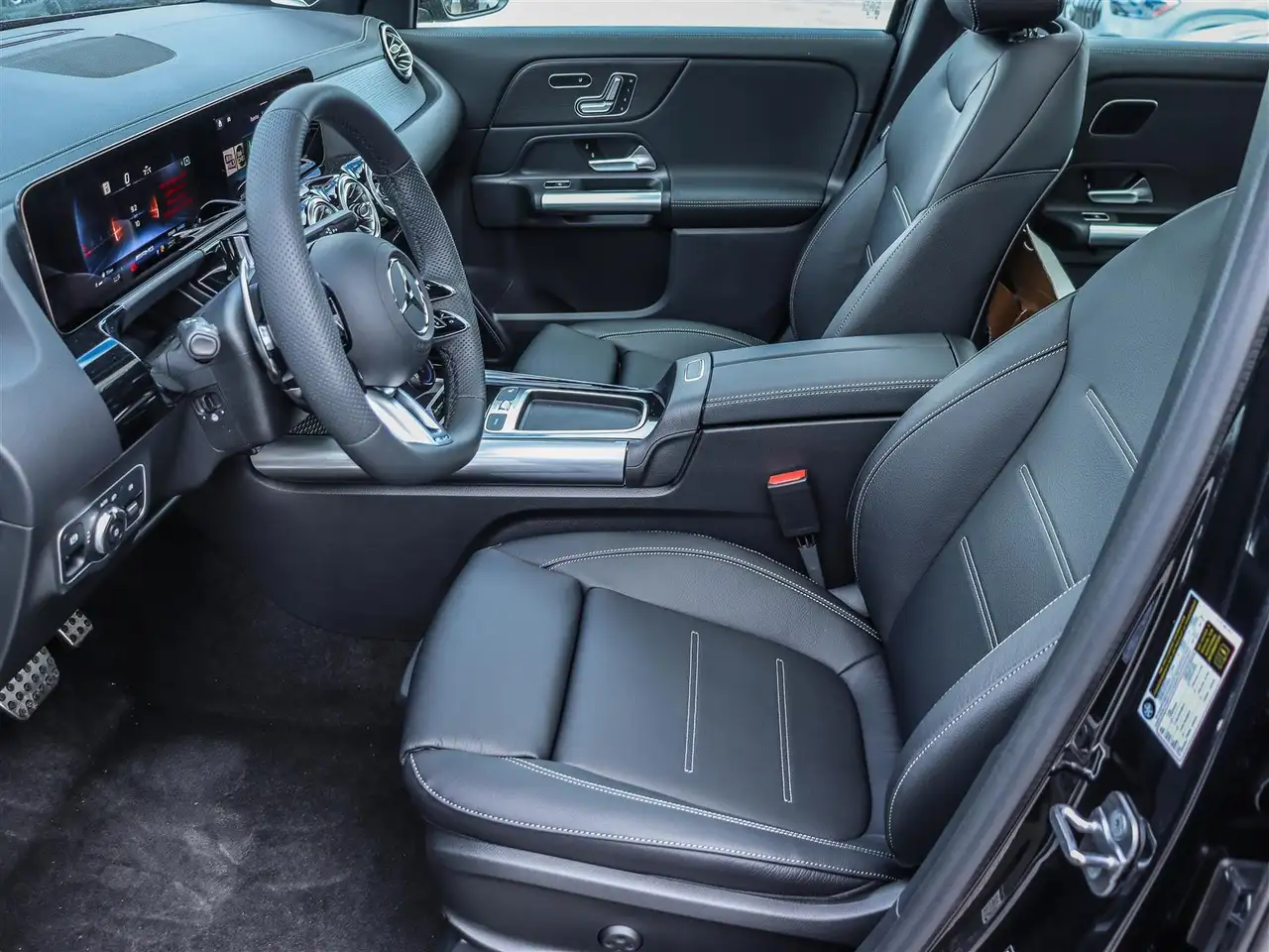 Mercedes-Benz GLA снимка Mercedes-Benz GLA