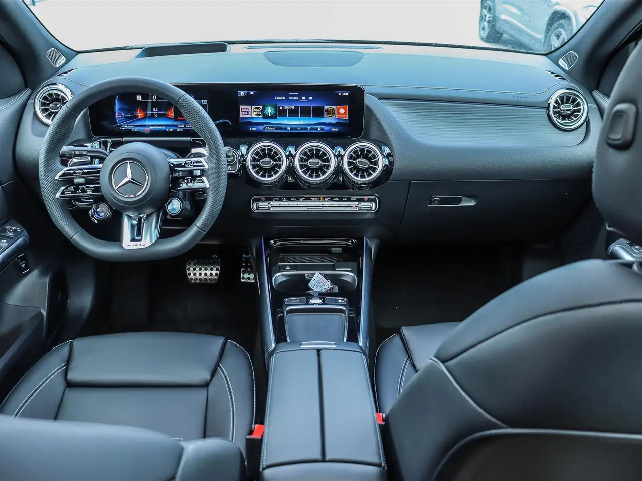 Mercedes-Benz GLA снимка Mercedes-Benz GLA