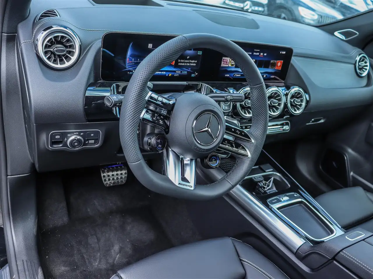 Mercedes-Benz GLA снимка Mercedes-Benz GLA