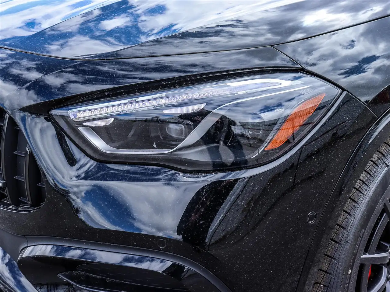 Mercedes-Benz GLA снимка Mercedes-Benz GLA