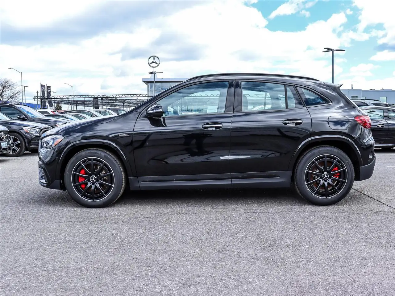 Mercedes-Benz GLA снимка Mercedes-Benz GLA