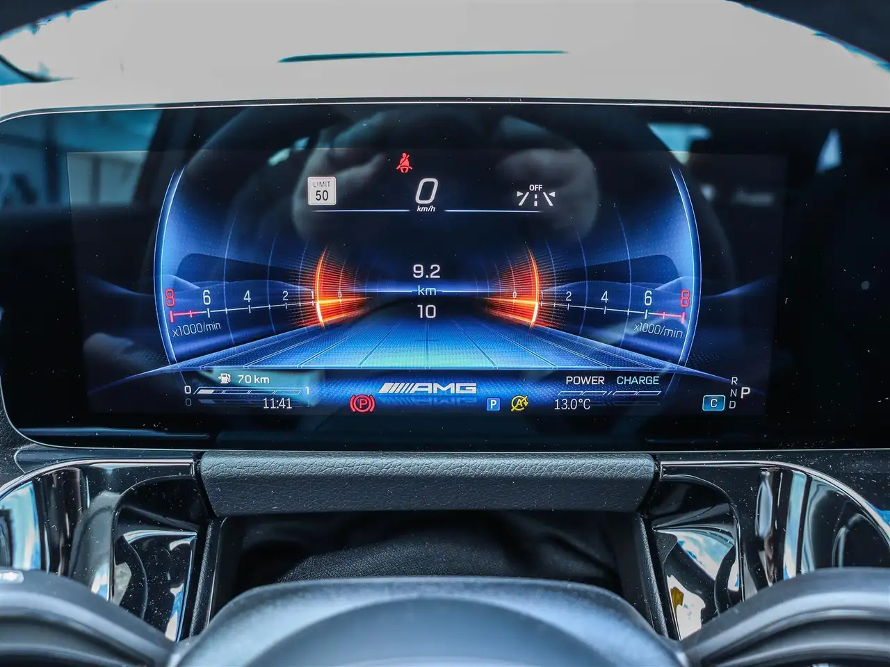 Mercedes-Benz GLA снимка Mercedes-Benz GLA