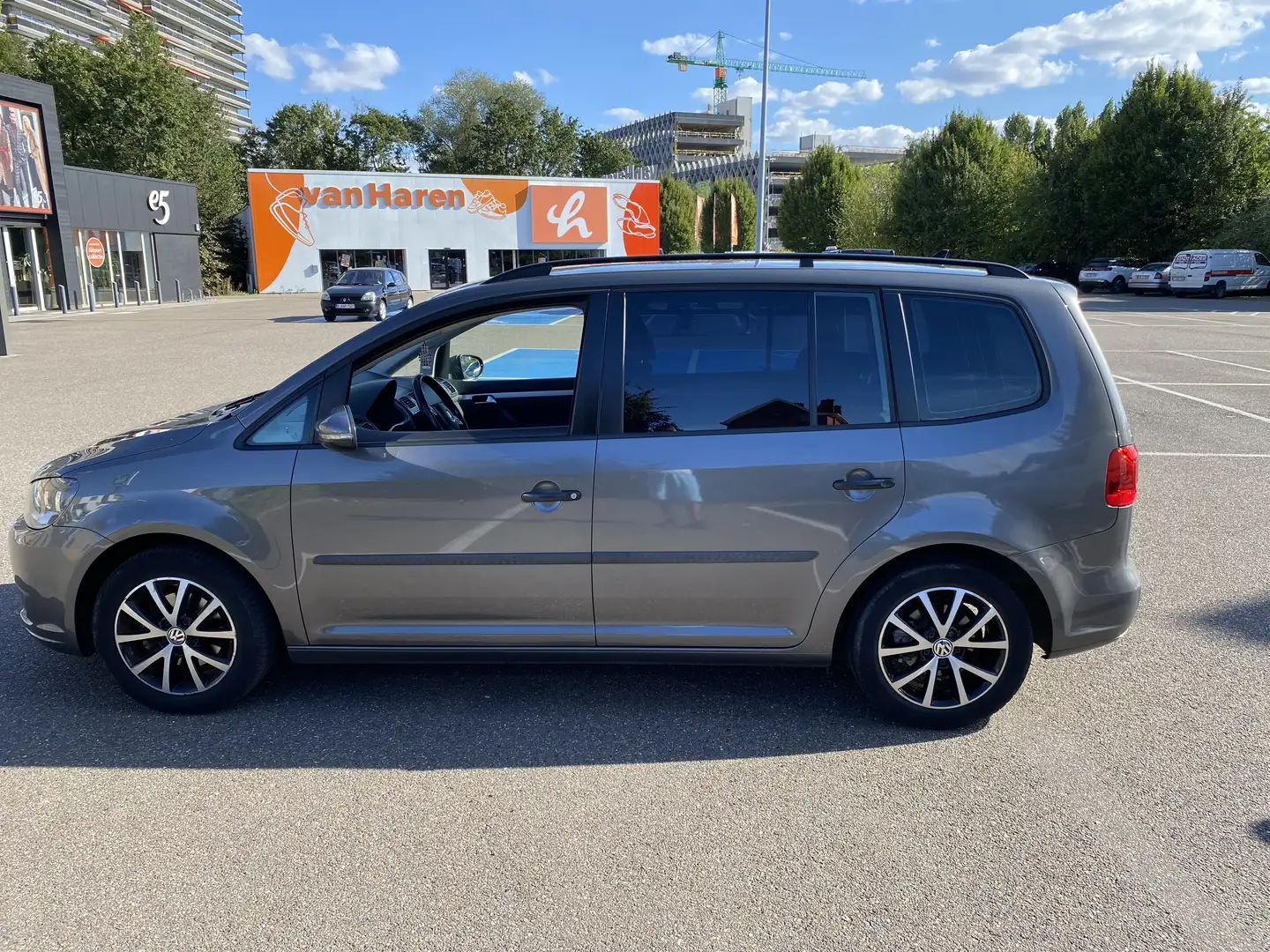 Volkswagen Touran 1.6TDI Edition - 2