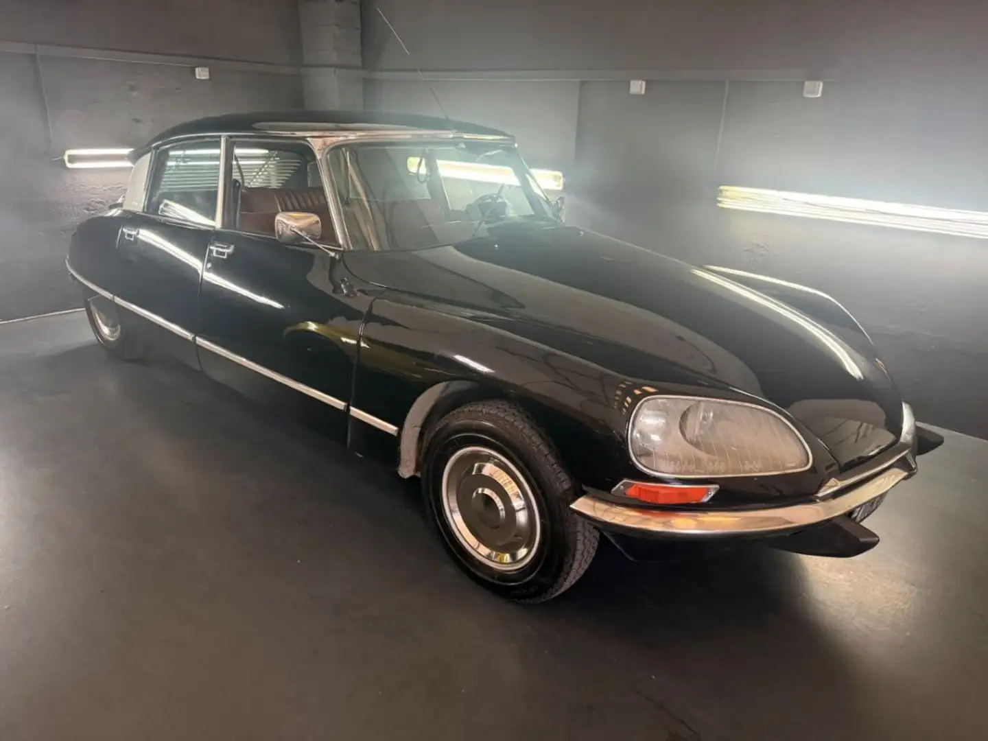 Citroen DS 23 PALLAS CARBU Schwarz - 2