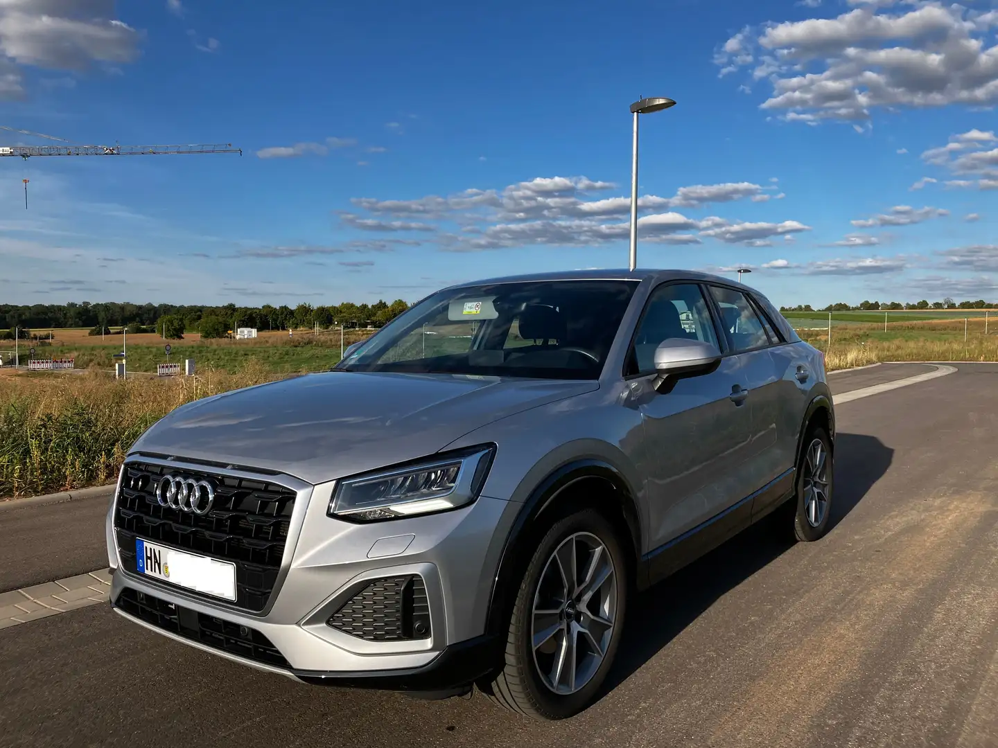Audi Q2 35 TFSI advanced, 2.0l, Komfortschlüssel, Navi Silber - 1
