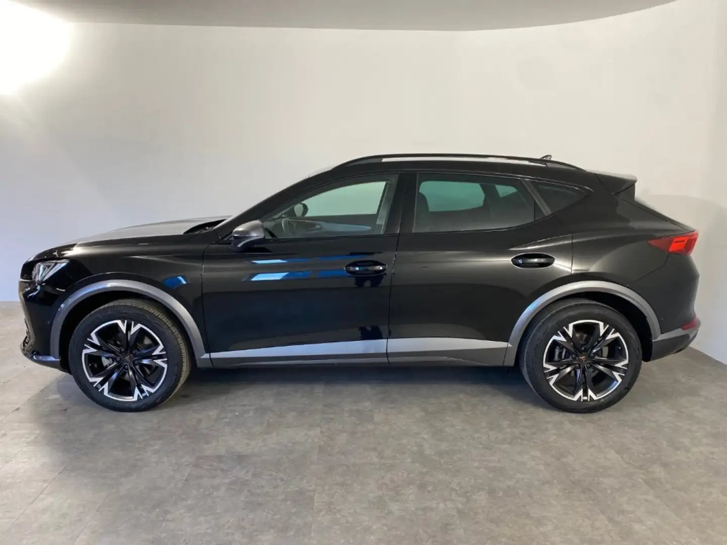 CUPRA Formentor 1.5 TSI LED*NAVI*RFK Schwarz - 2