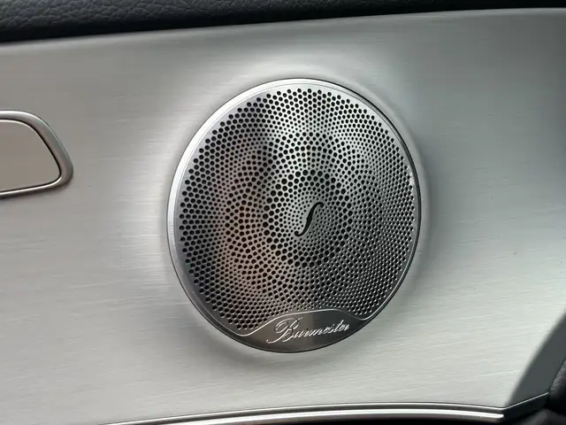 Mercedes-Benz 300 view 6