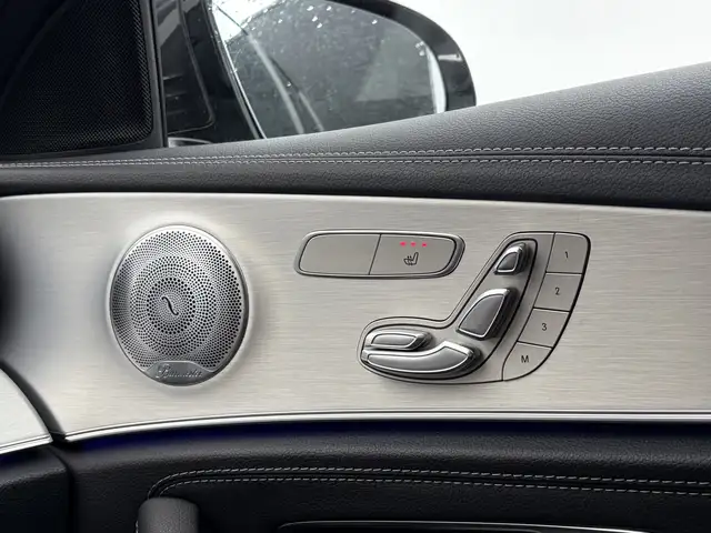 Mercedes-Benz 300 view 7