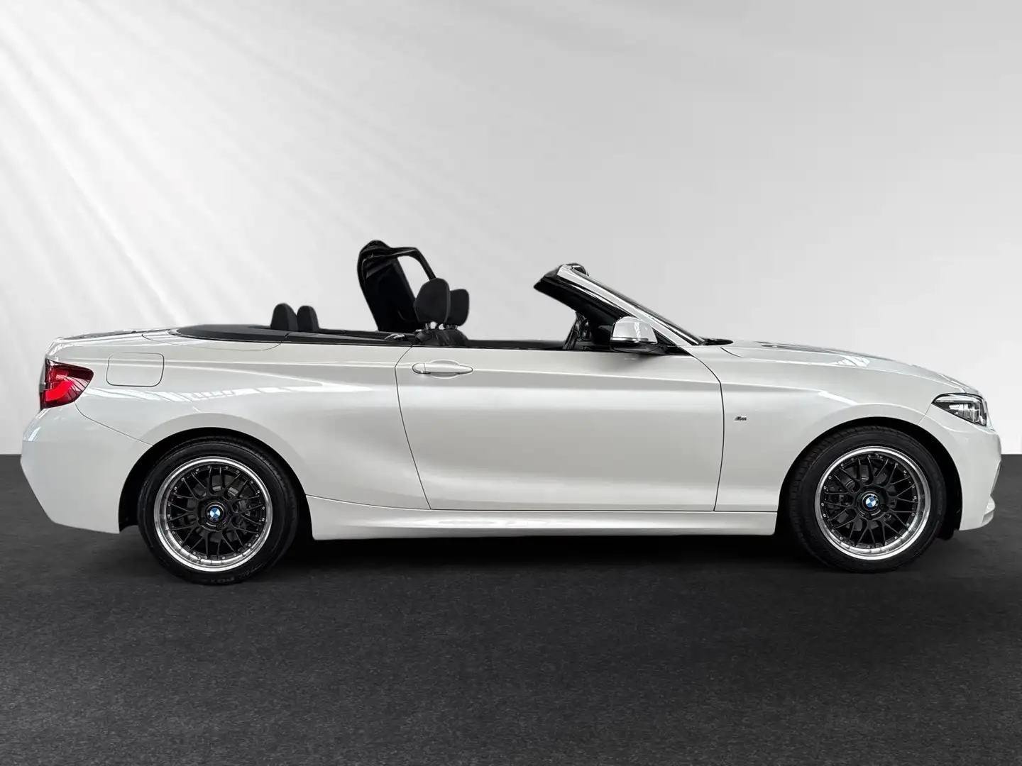 BMW 218 d Cabrio M Sport|Aut.|LED|HiFi|Navi Bílá - 2