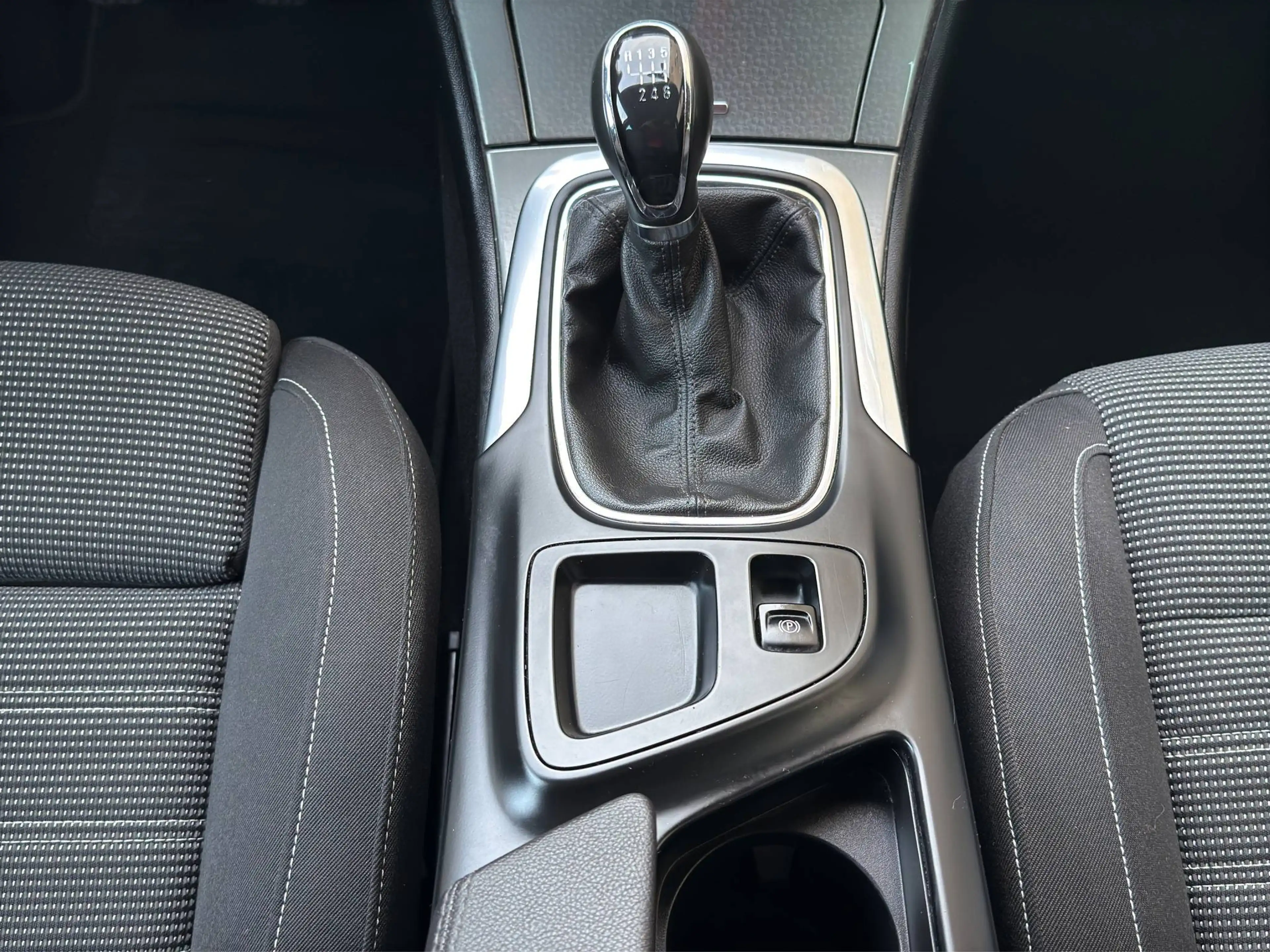 Opel Insignia 1.6 CDTI Edition — photo 14